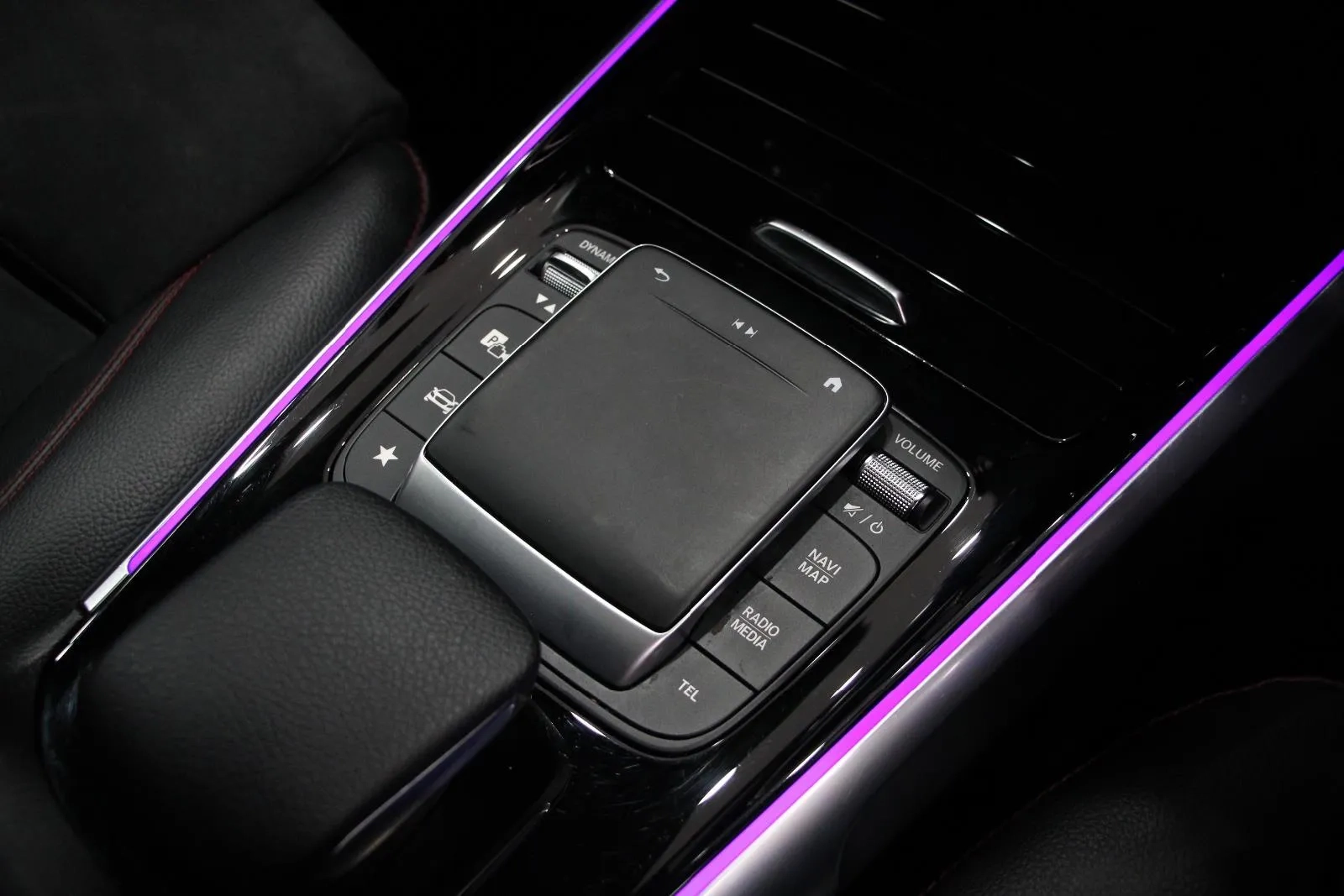 Mercedes-Benz-GLB-Class-GLB250
