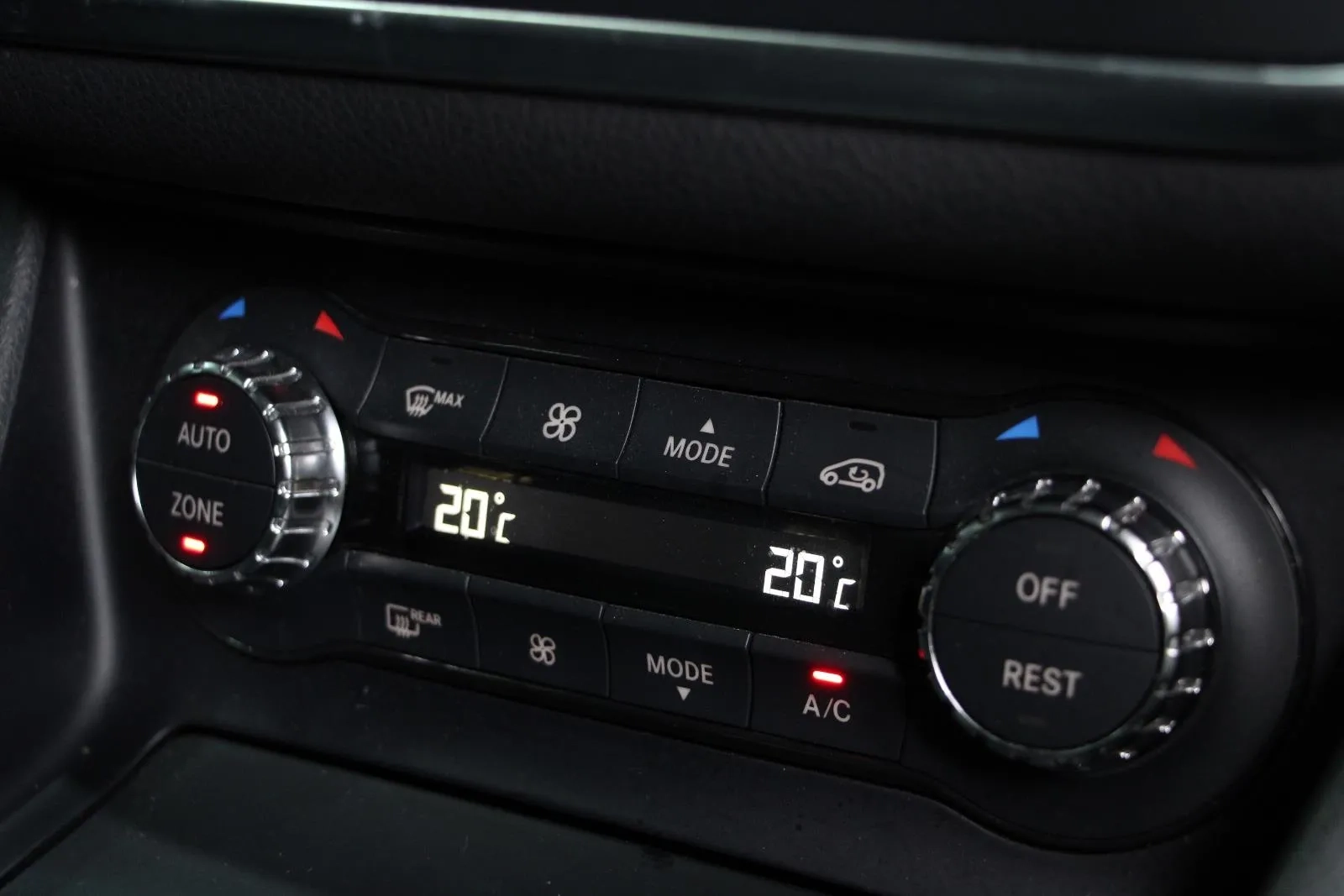 Mercedes-Benz-CLA-Class-CLA200