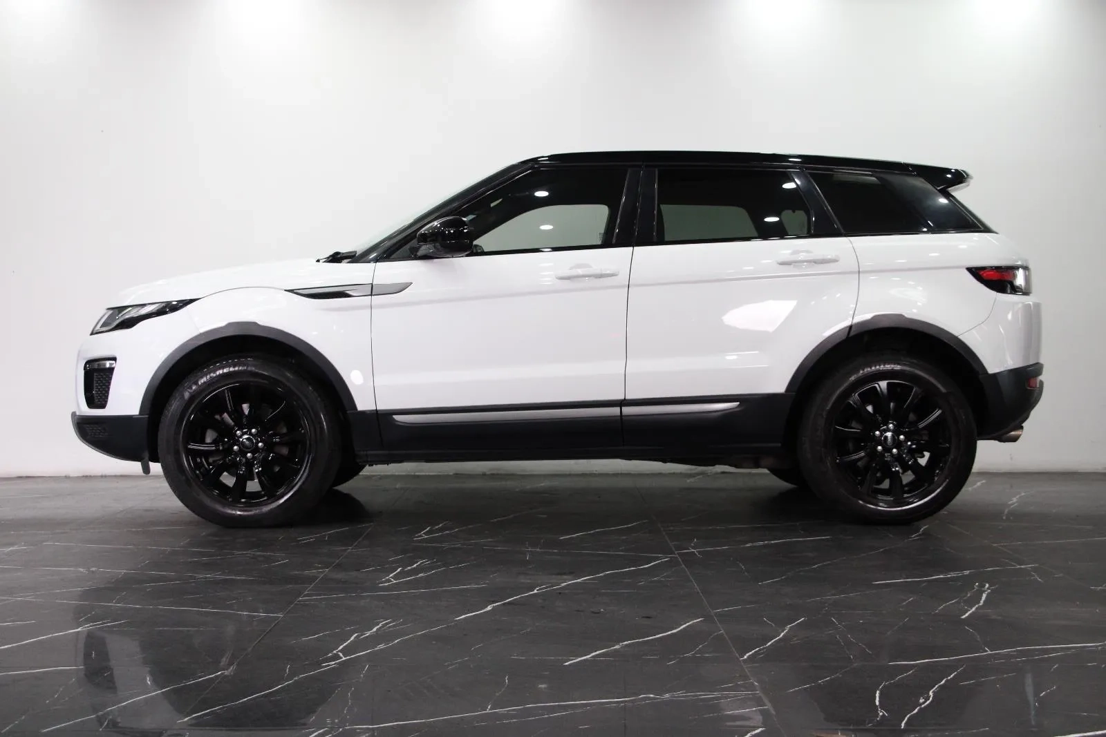 Land Rover-Range Rover Evoque-TD4 110kW SE