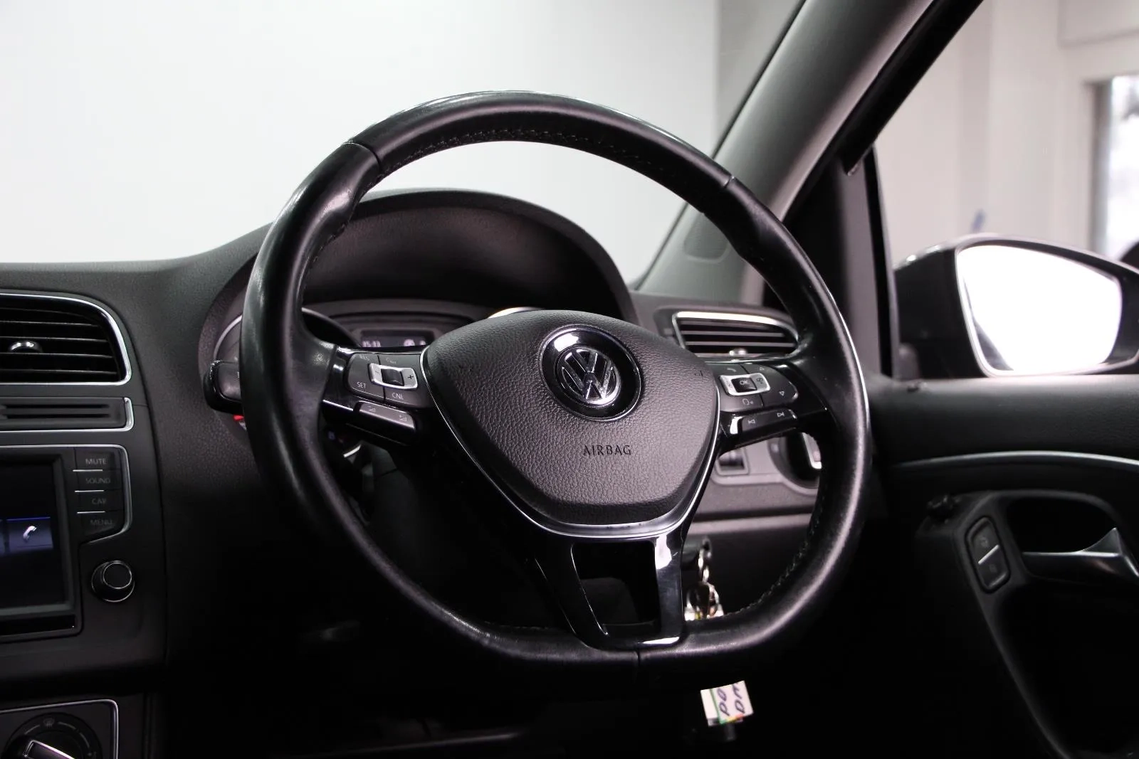 Volkswagen-Polo-81TSI Comfortline