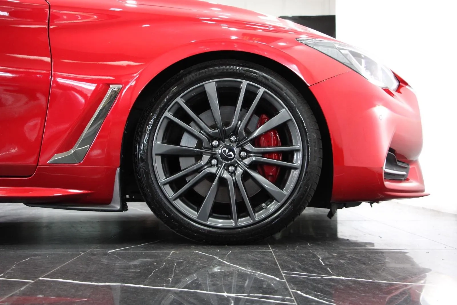 INFINITI-Q60-Red Sport
