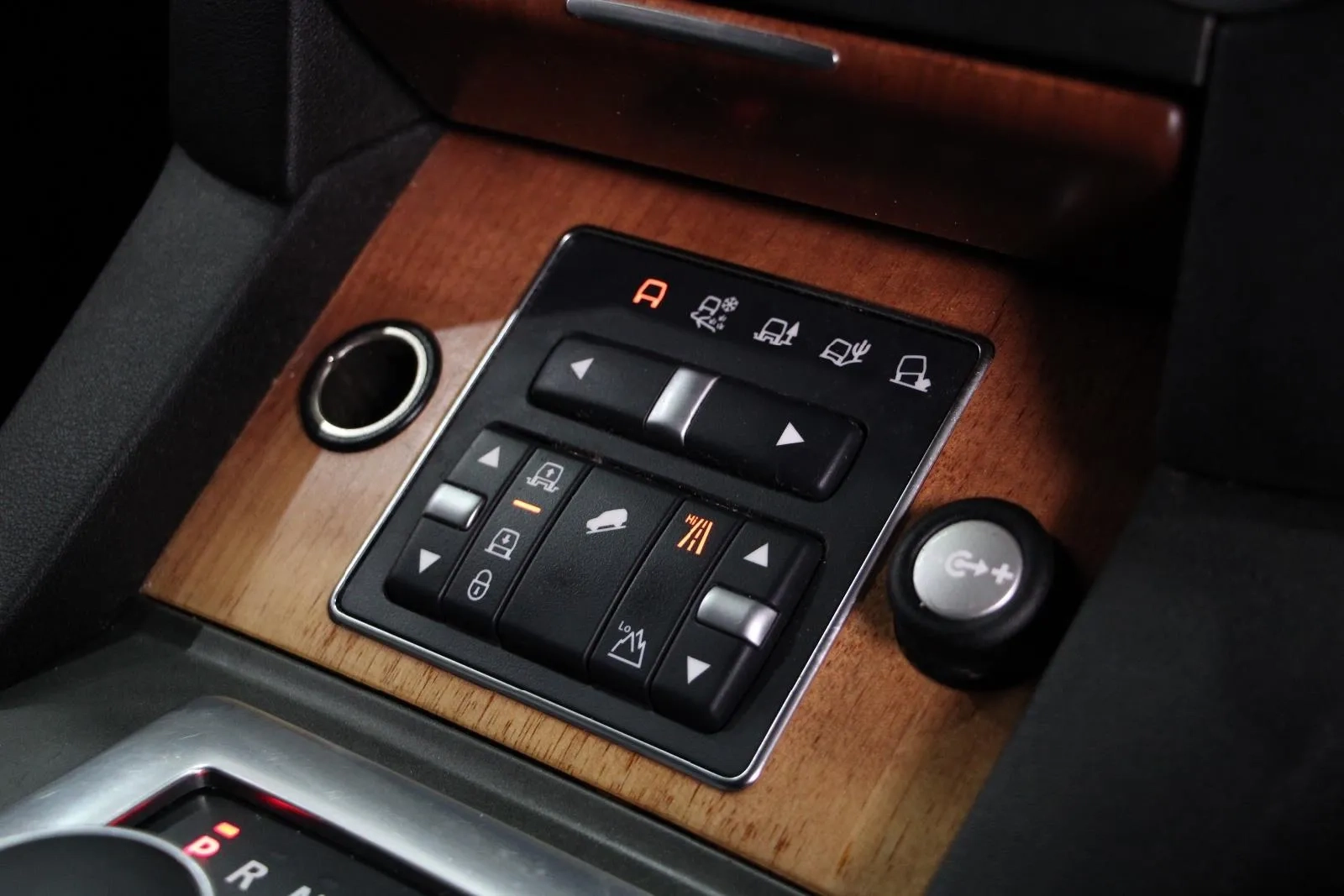 Land Rover-Discovery-SDV6 HSE