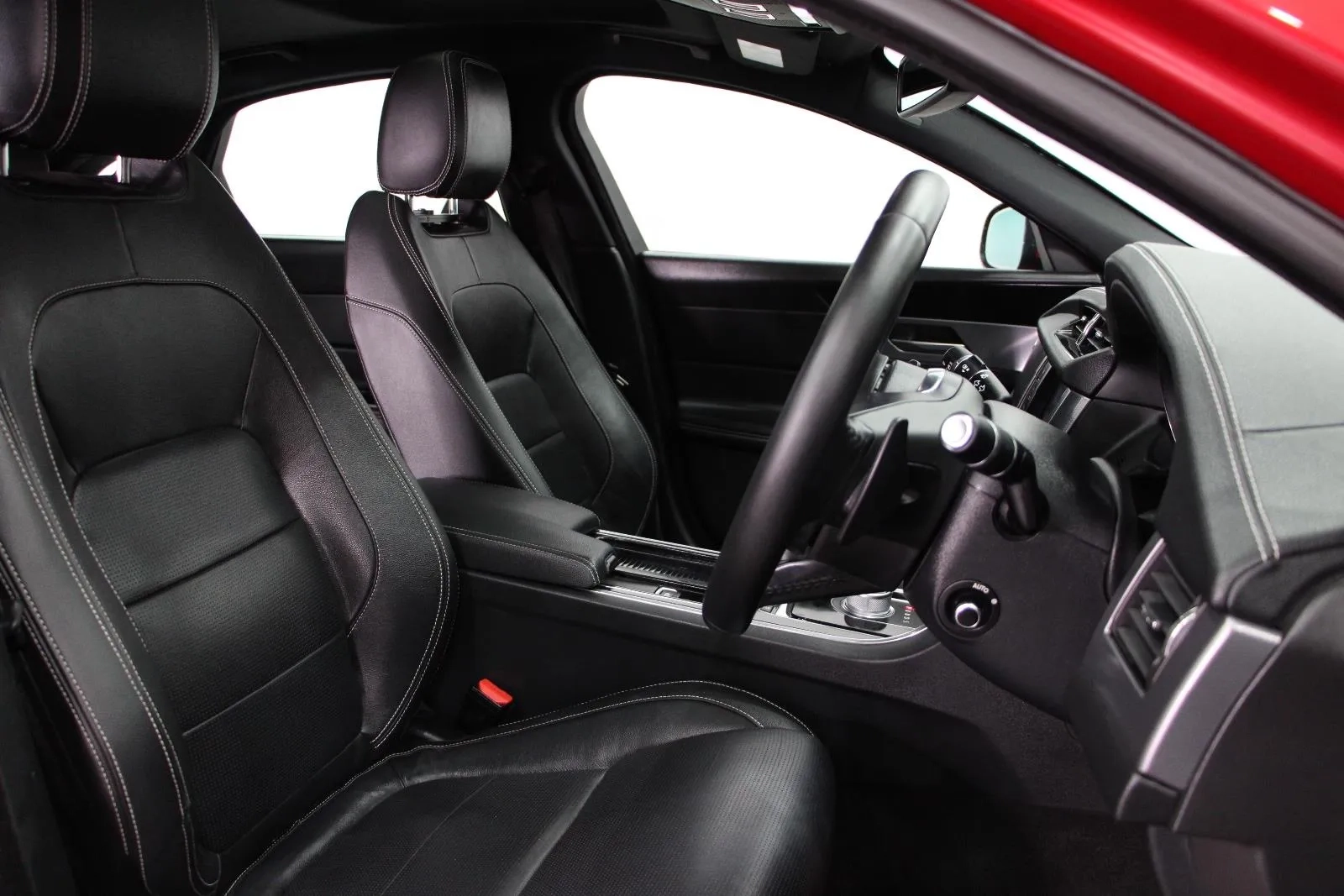 Jaguar-XF-20d R-Sport