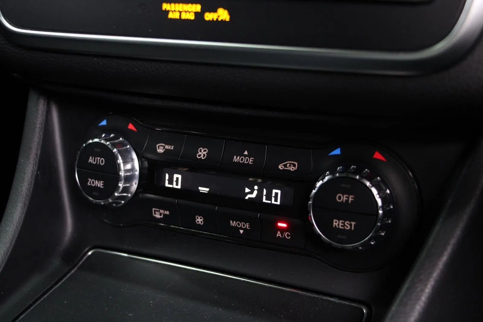 Mercedes-Benz-GLA-Class-GLA250