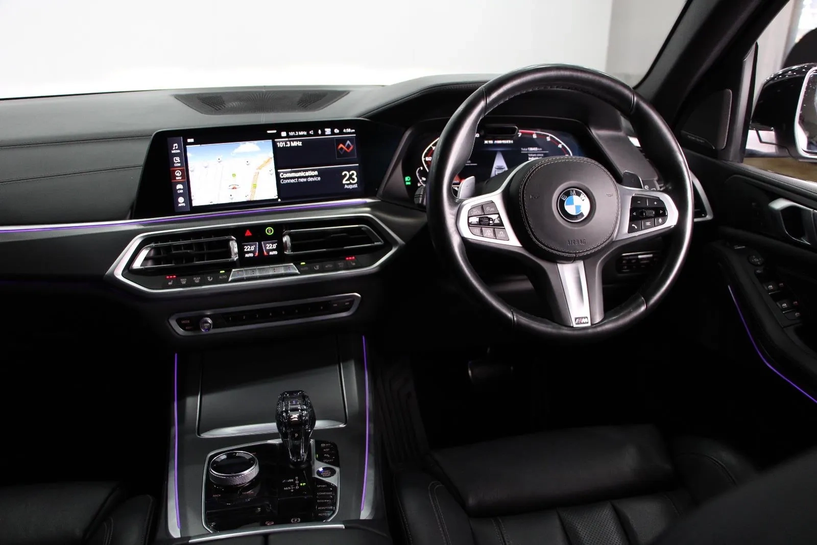 BMW-X5-M50i