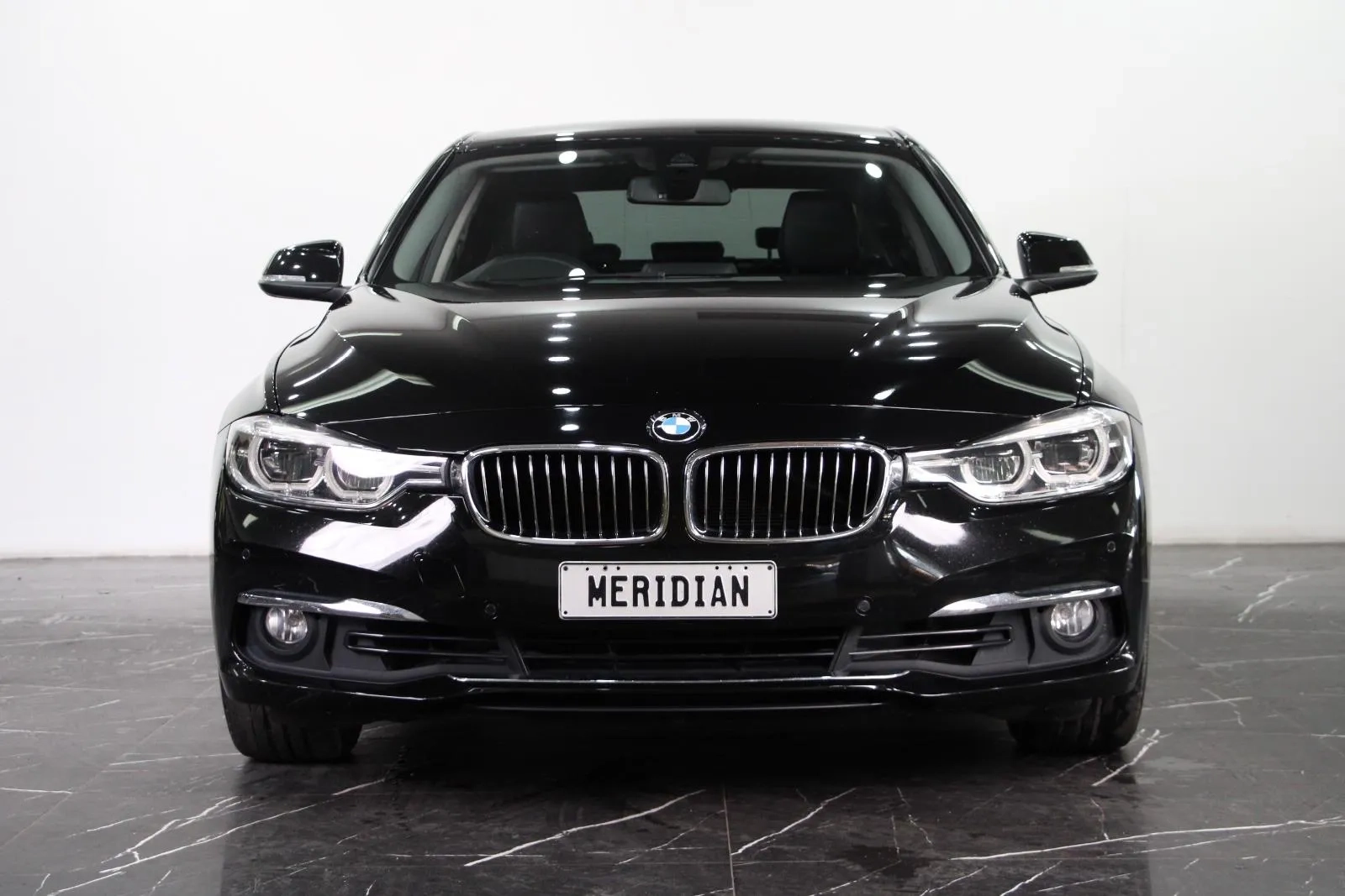 BMW-3 Series-320i Sport Line