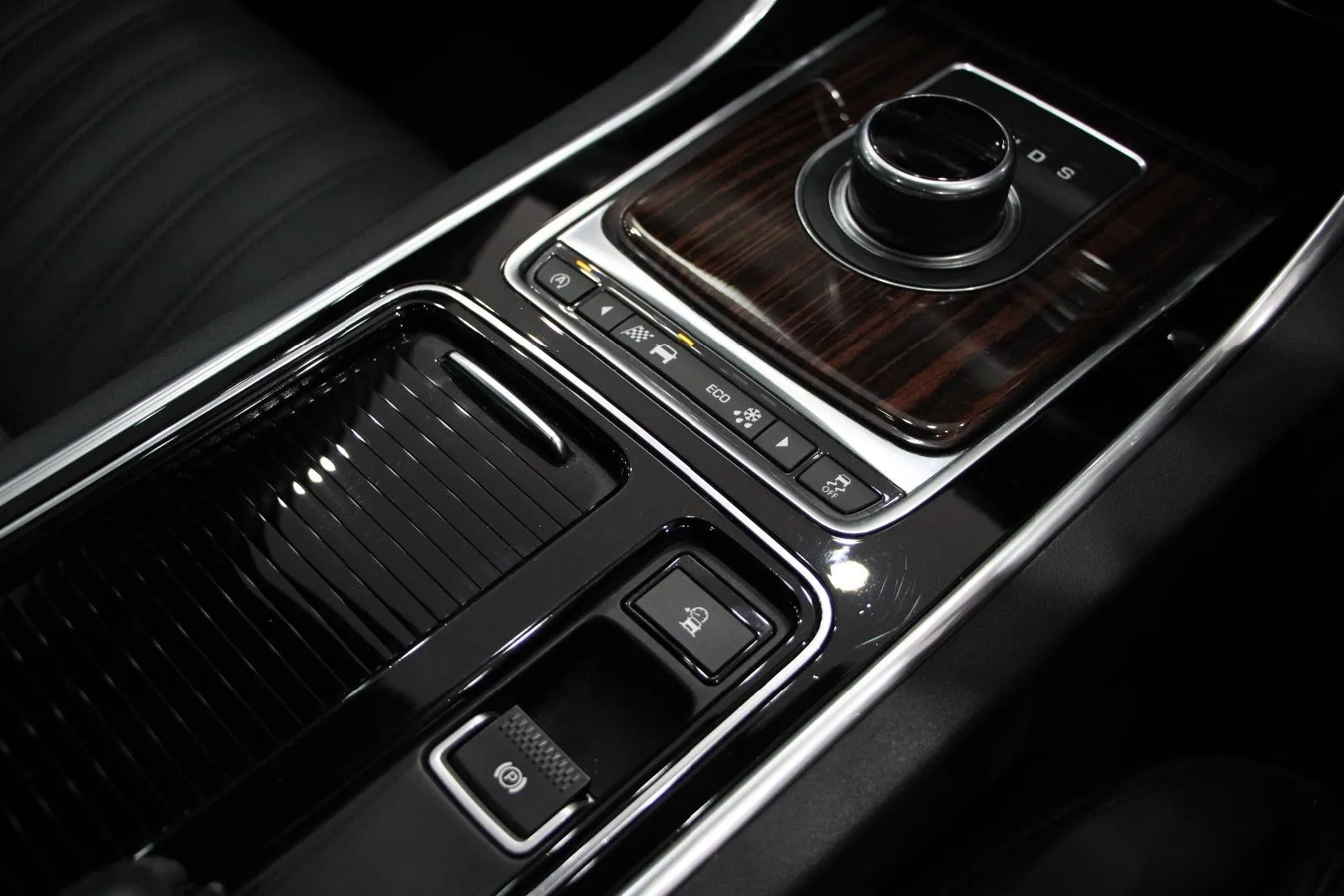 Jaguar-XF-25t Portfolio