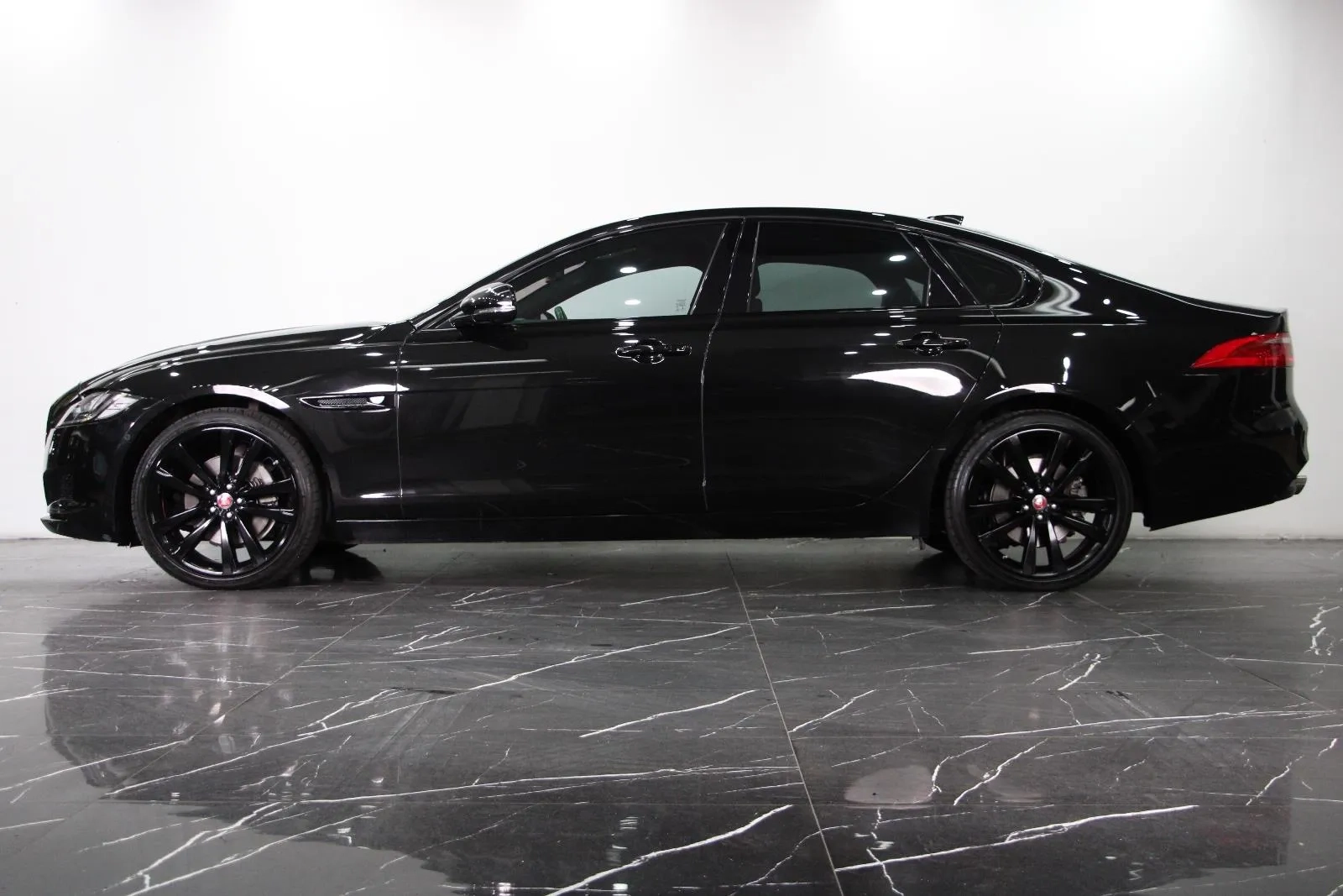 Jaguar-XF-25t Portfolio