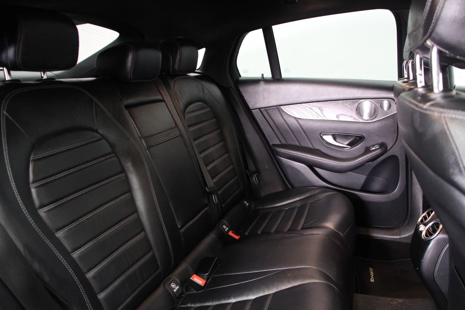 Mercedes-Benz-GLC-Class-GLC300