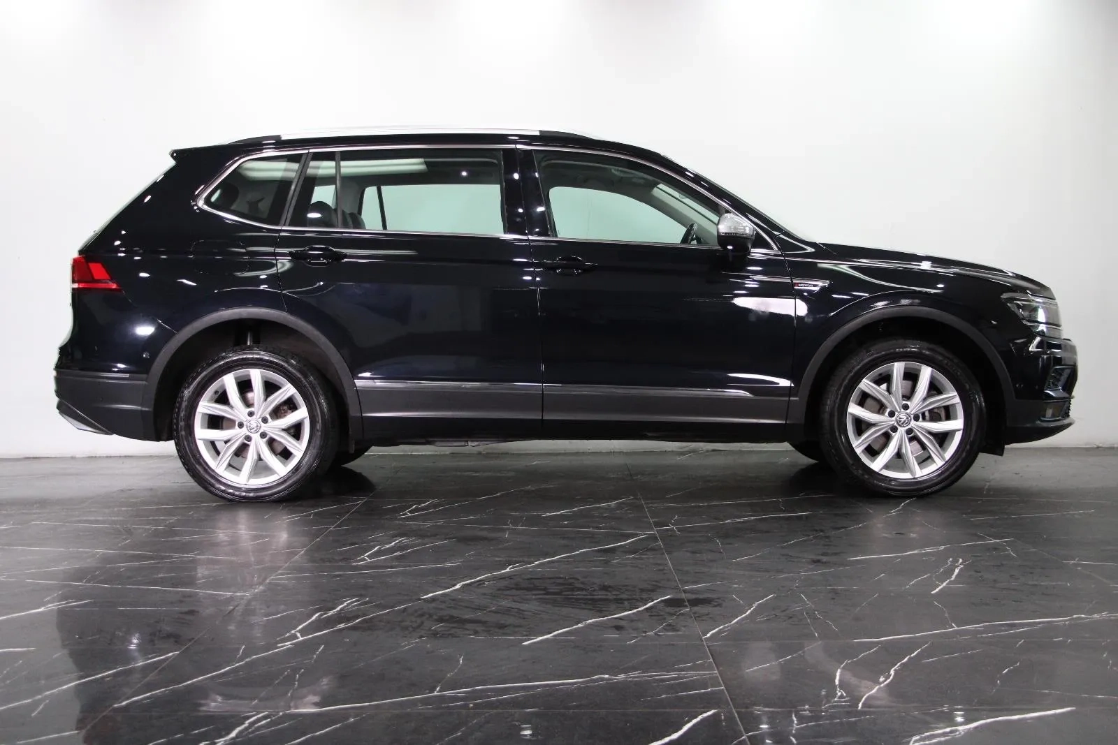 Volkswagen-Tiguan-132TSI Comfortline Allspace