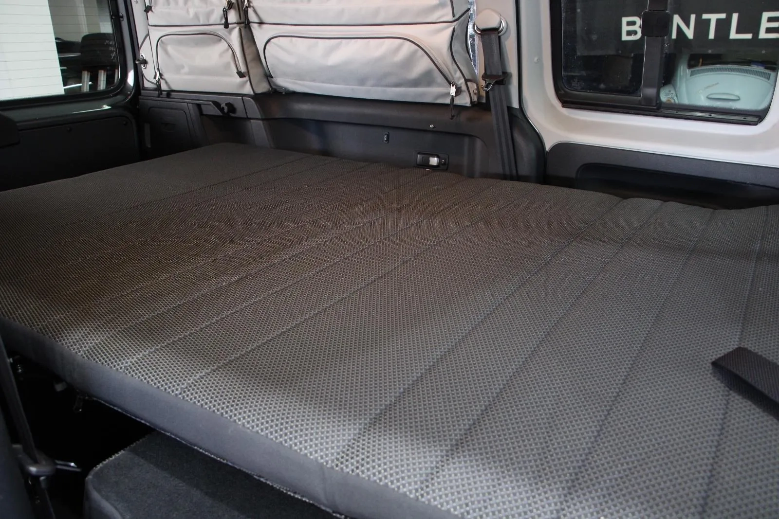 Volkswagen-Caddy-TSI220 Beach