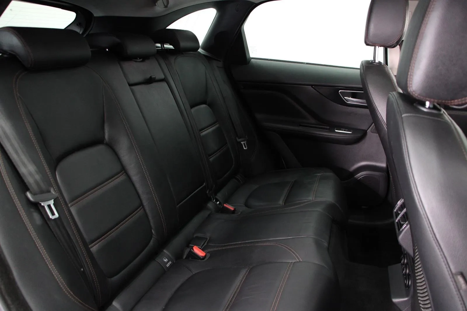 Jaguar-F-PACE-30d Portfolio