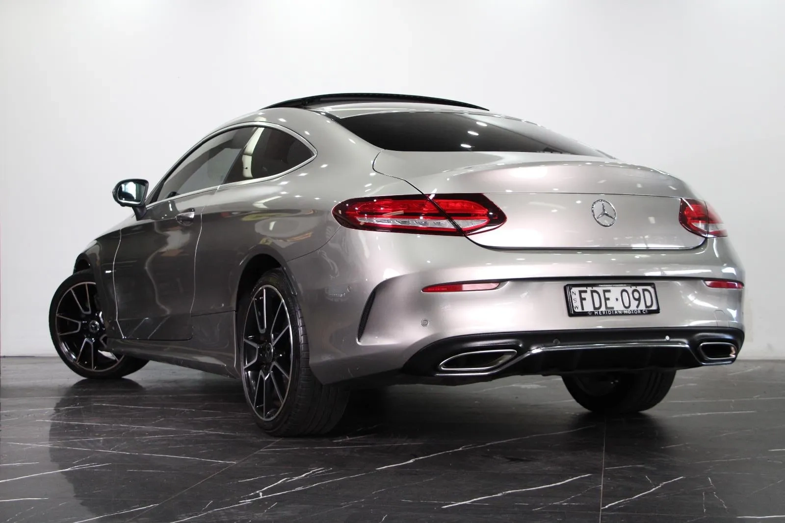 Mercedes-Benz-C-Class-C200
