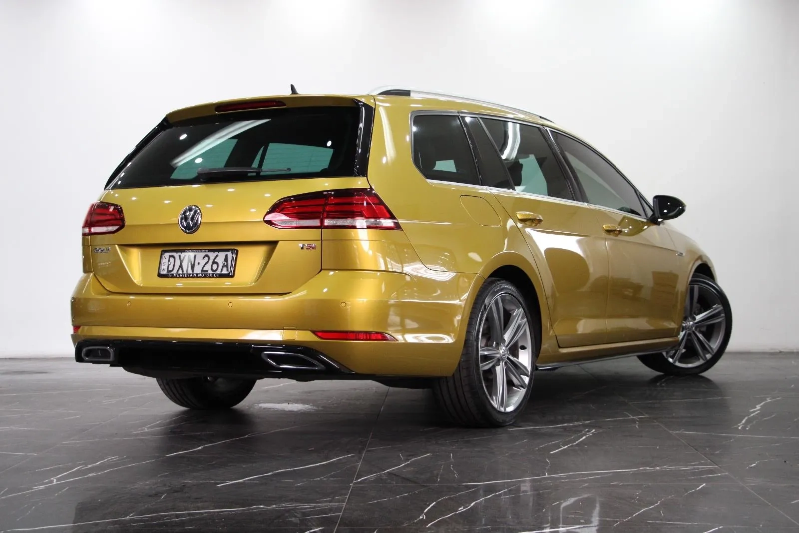 Volkswagen-Golf-110TSI Highline