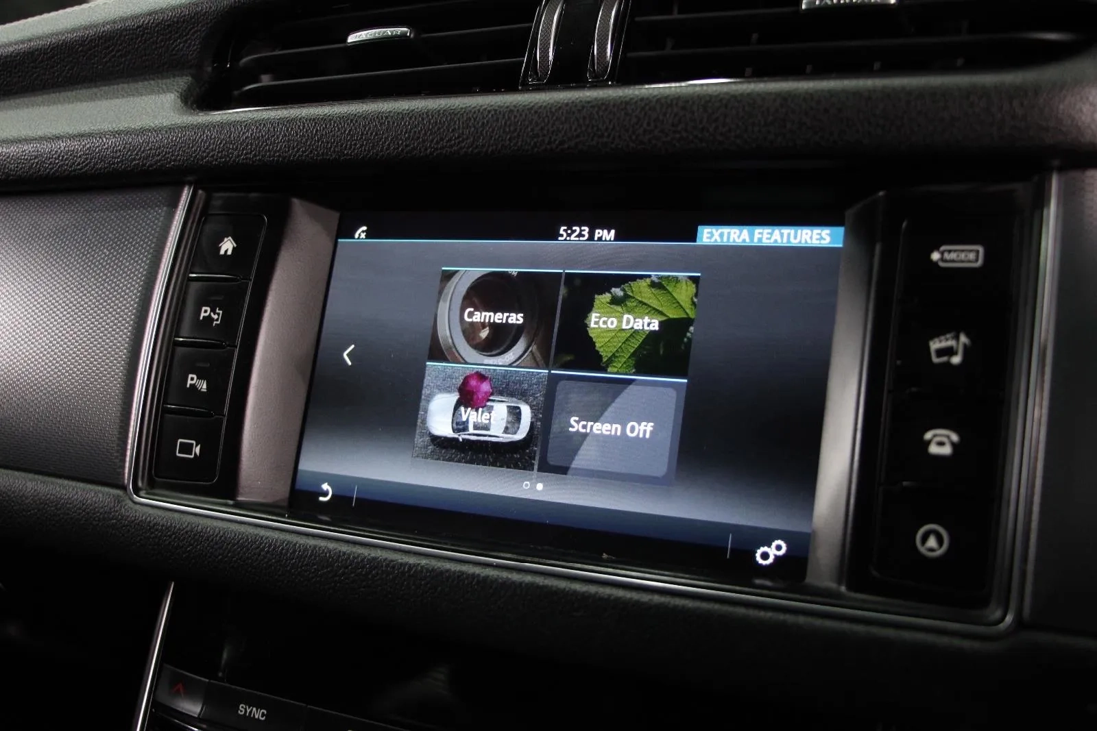 Jaguar-XF-20d R-Sport