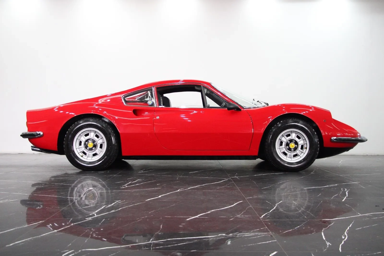 Ferrari-Dino-246 GT