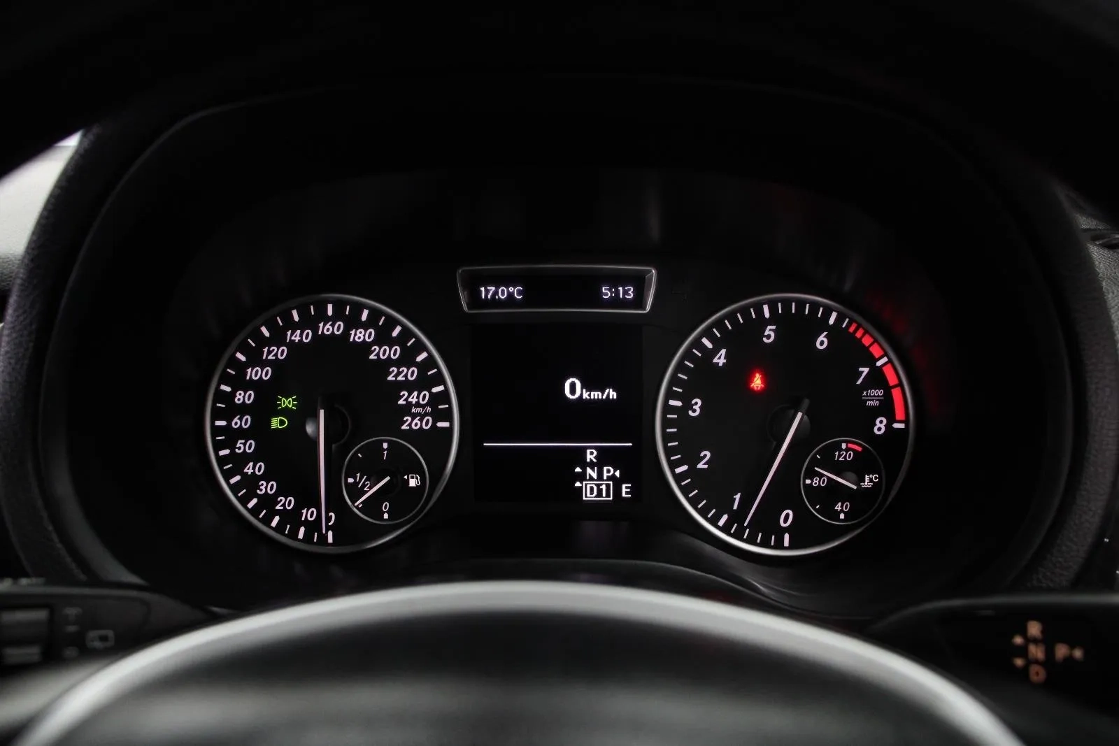Mercedes-Benz-B-Class-B200
