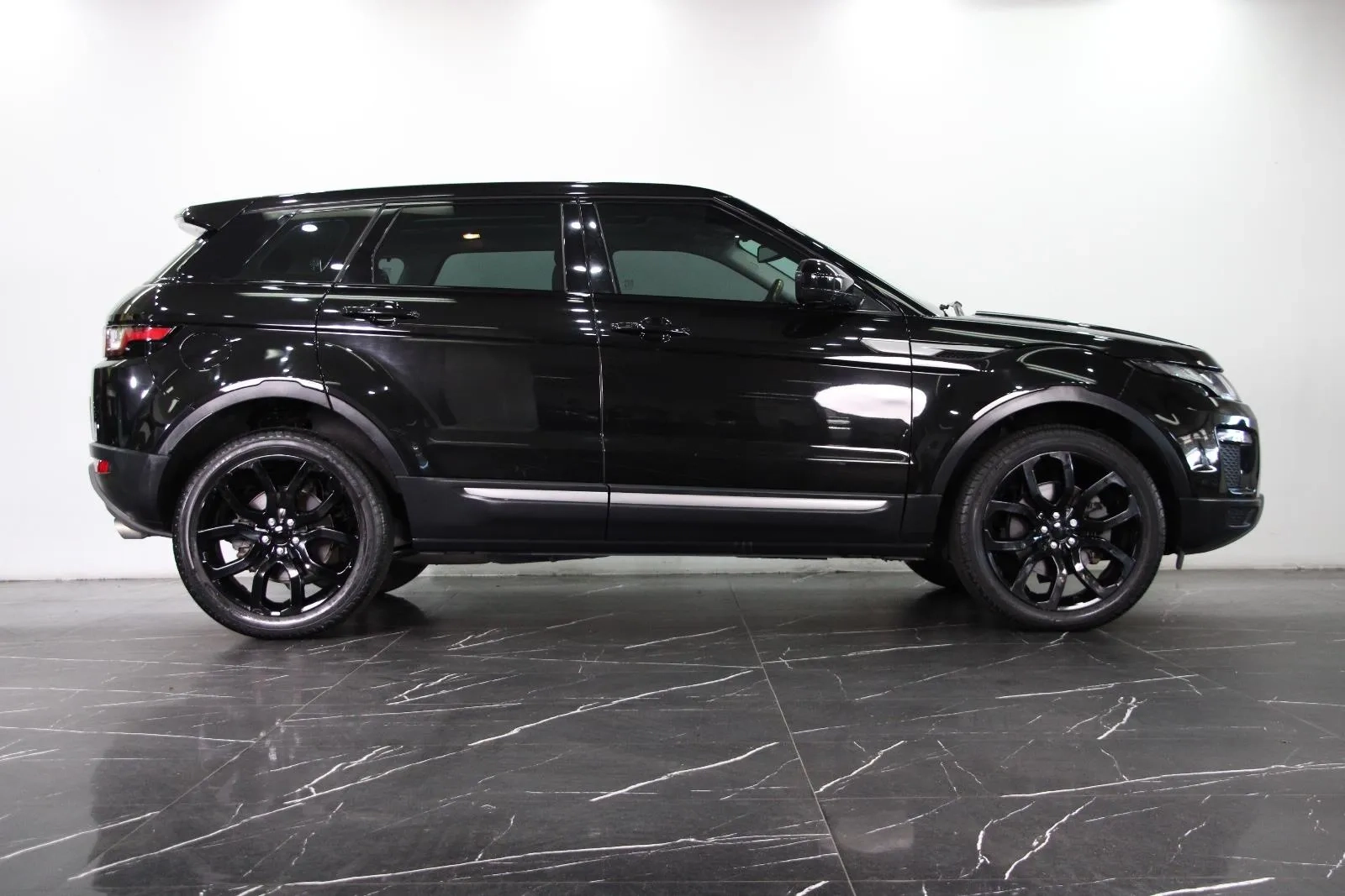 Land Rover-Range Rover Evoque-TD4 150 SE