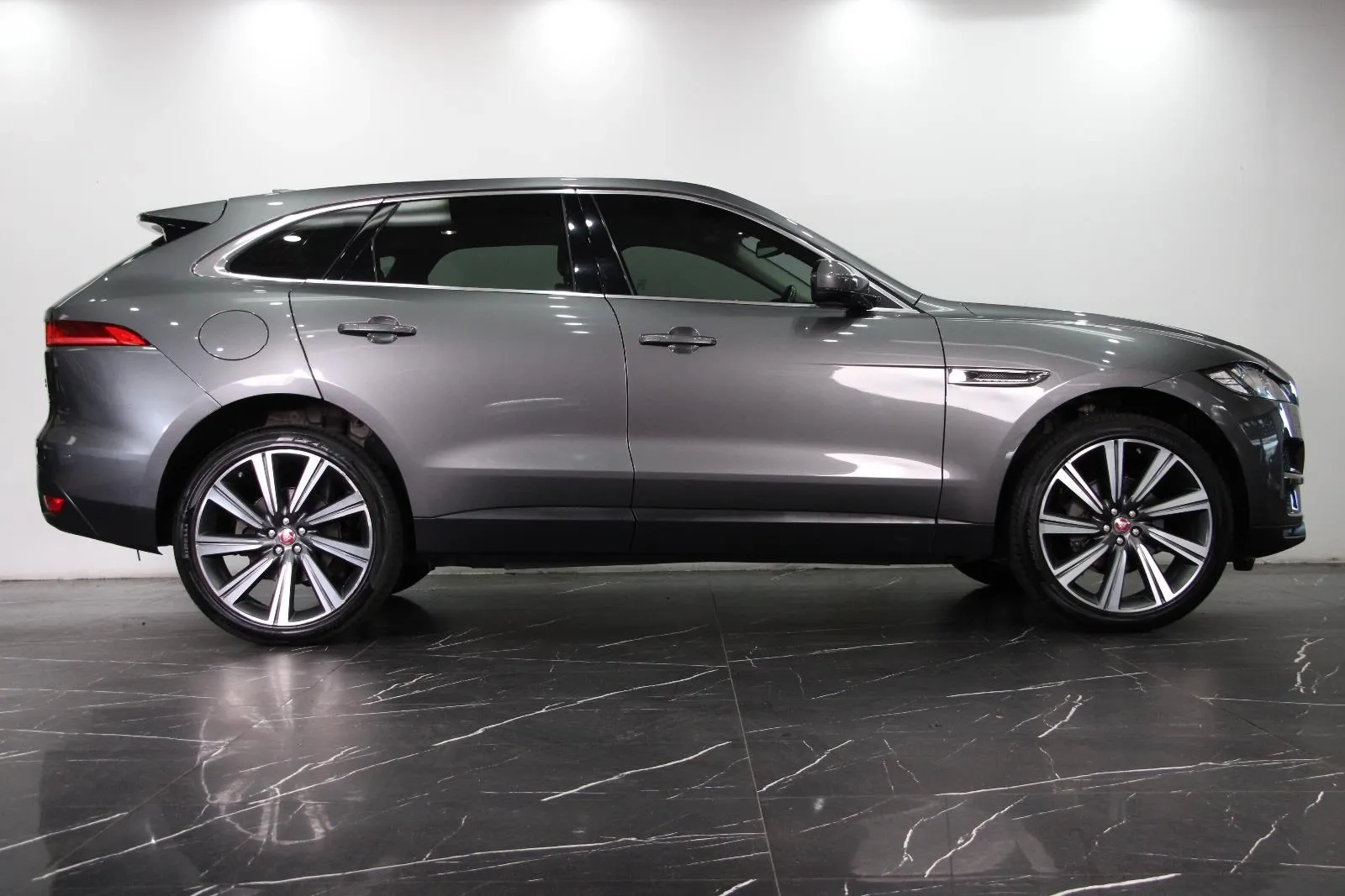 Jaguar-F-PACE-20d Prestige
