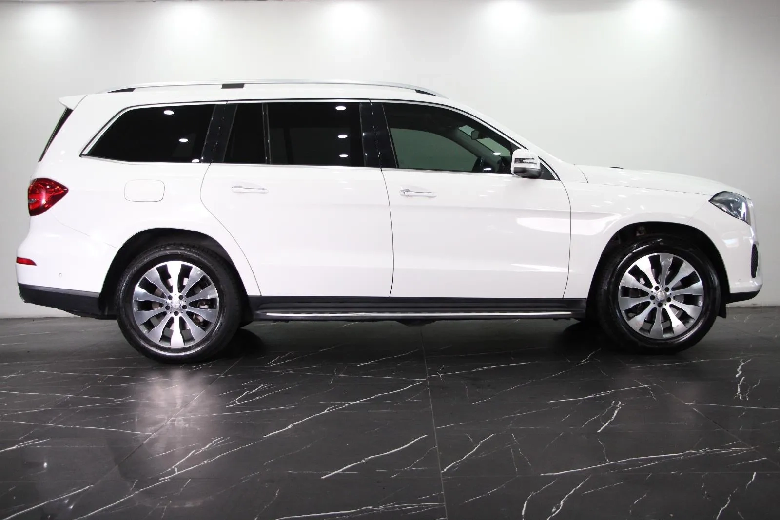 Mercedes-Benz-GLS-Class-GLS350 d