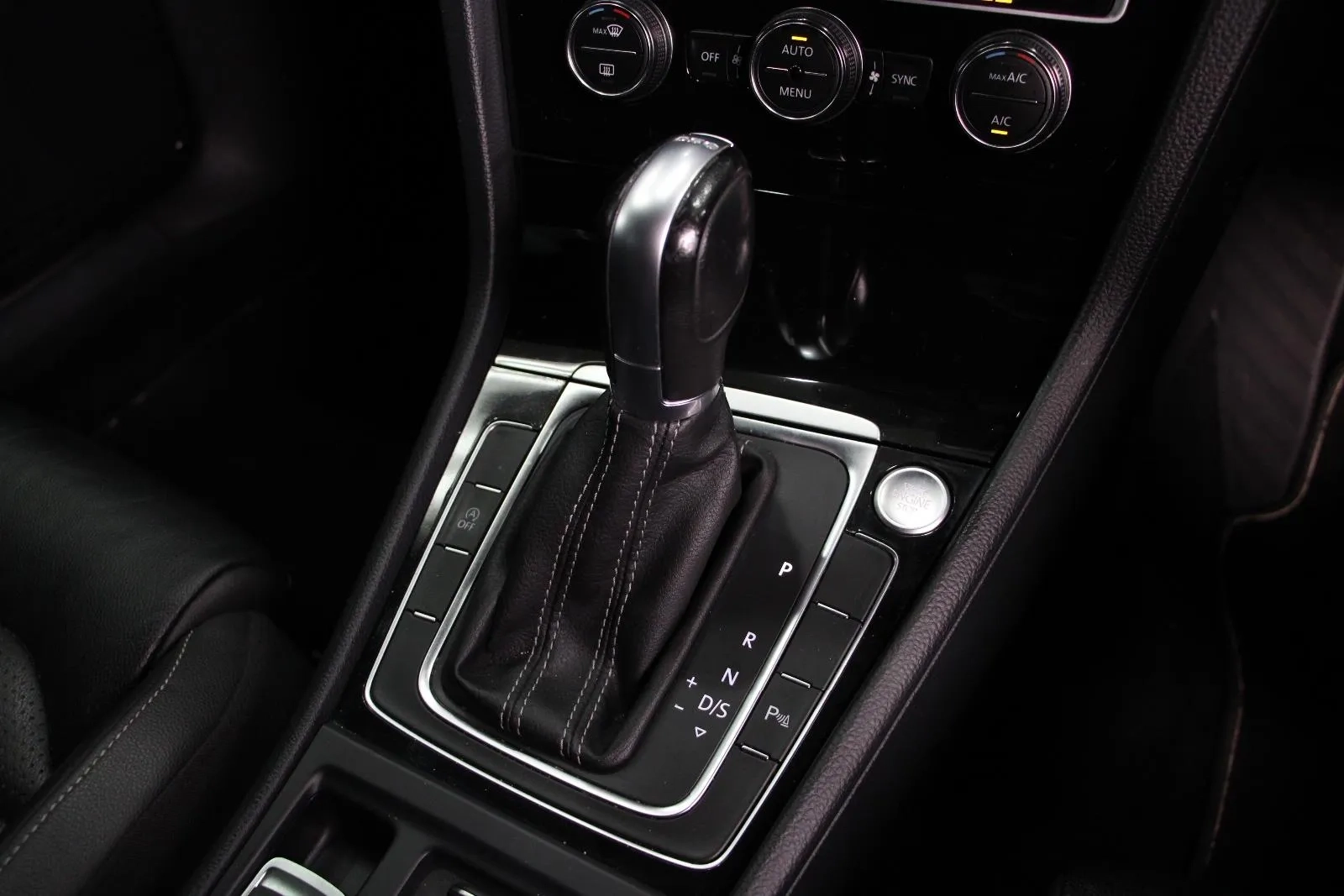 Volkswagen-Golf-110TSI Highline