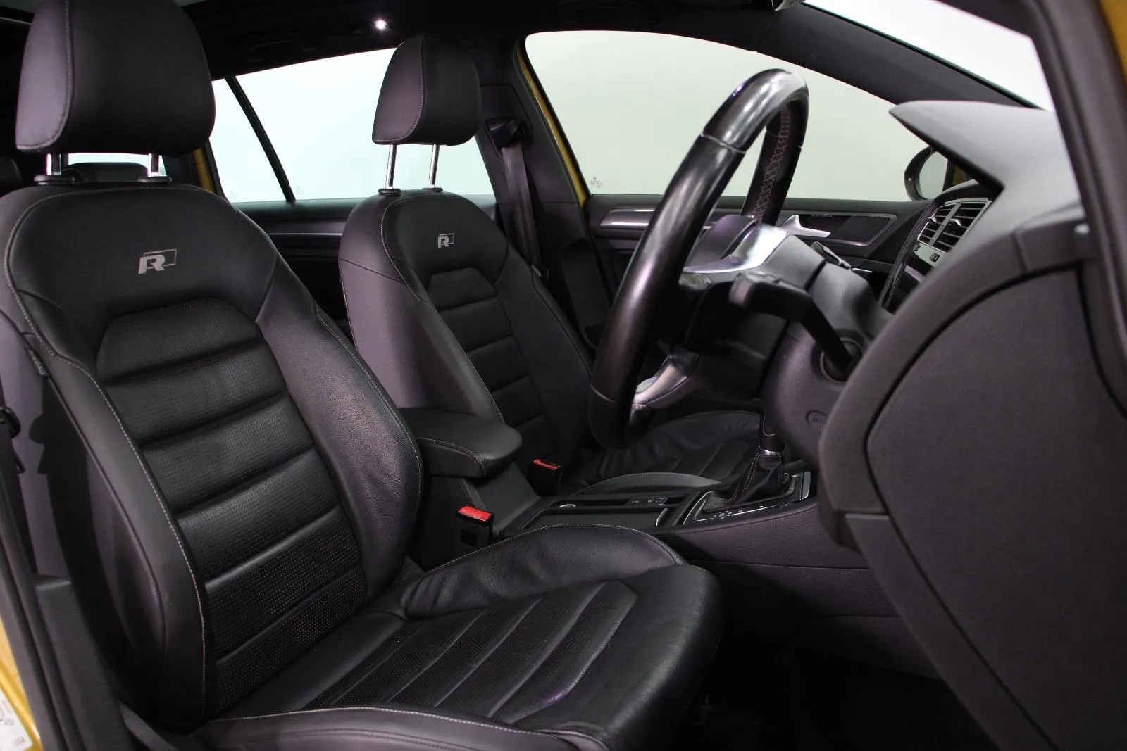 Volkswagen-Golf-110TSI Highline
