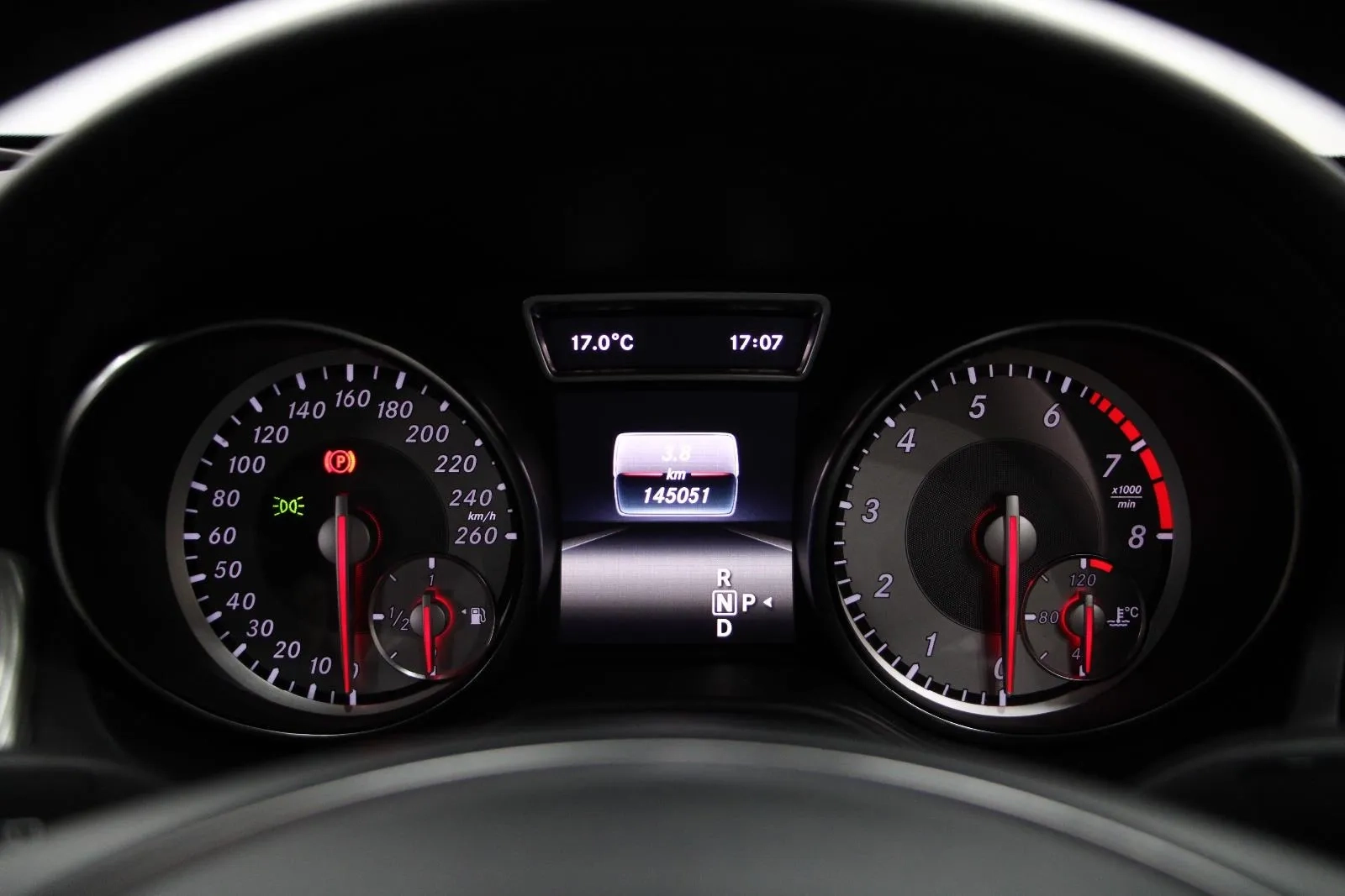 Mercedes-Benz-CLA-Class-CLA200