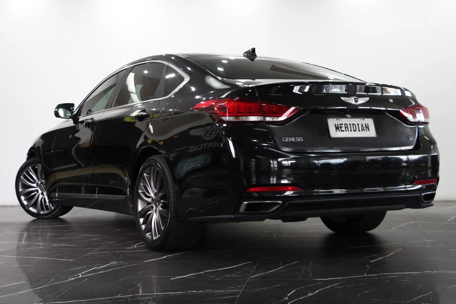 Hyundai-Genesis-Ultimate Pack