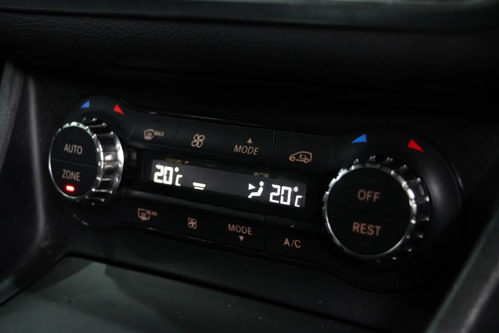 Mercedes-Benz-GLA-Class-GLA250
