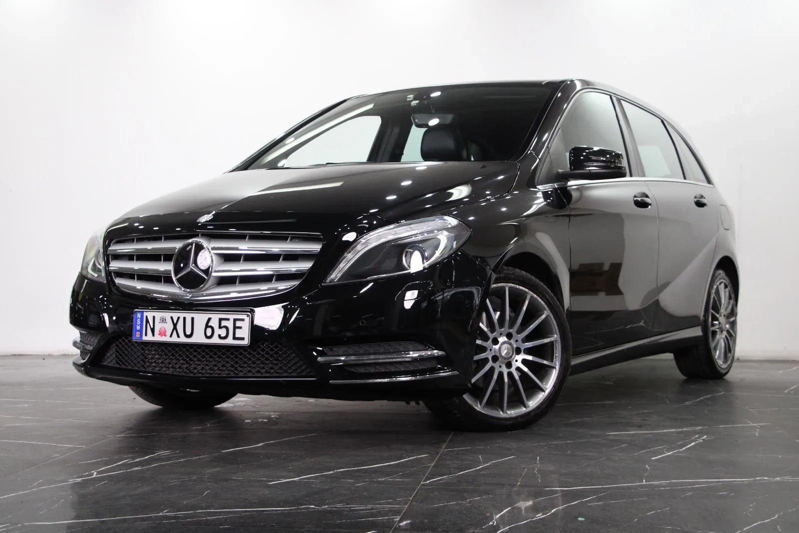 Mercedes-Benz-B-Class-B200