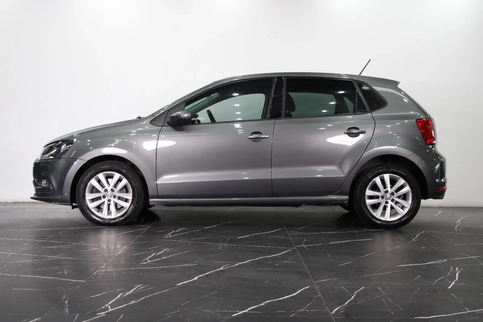 Volkswagen-Polo-81TSI Comfortline