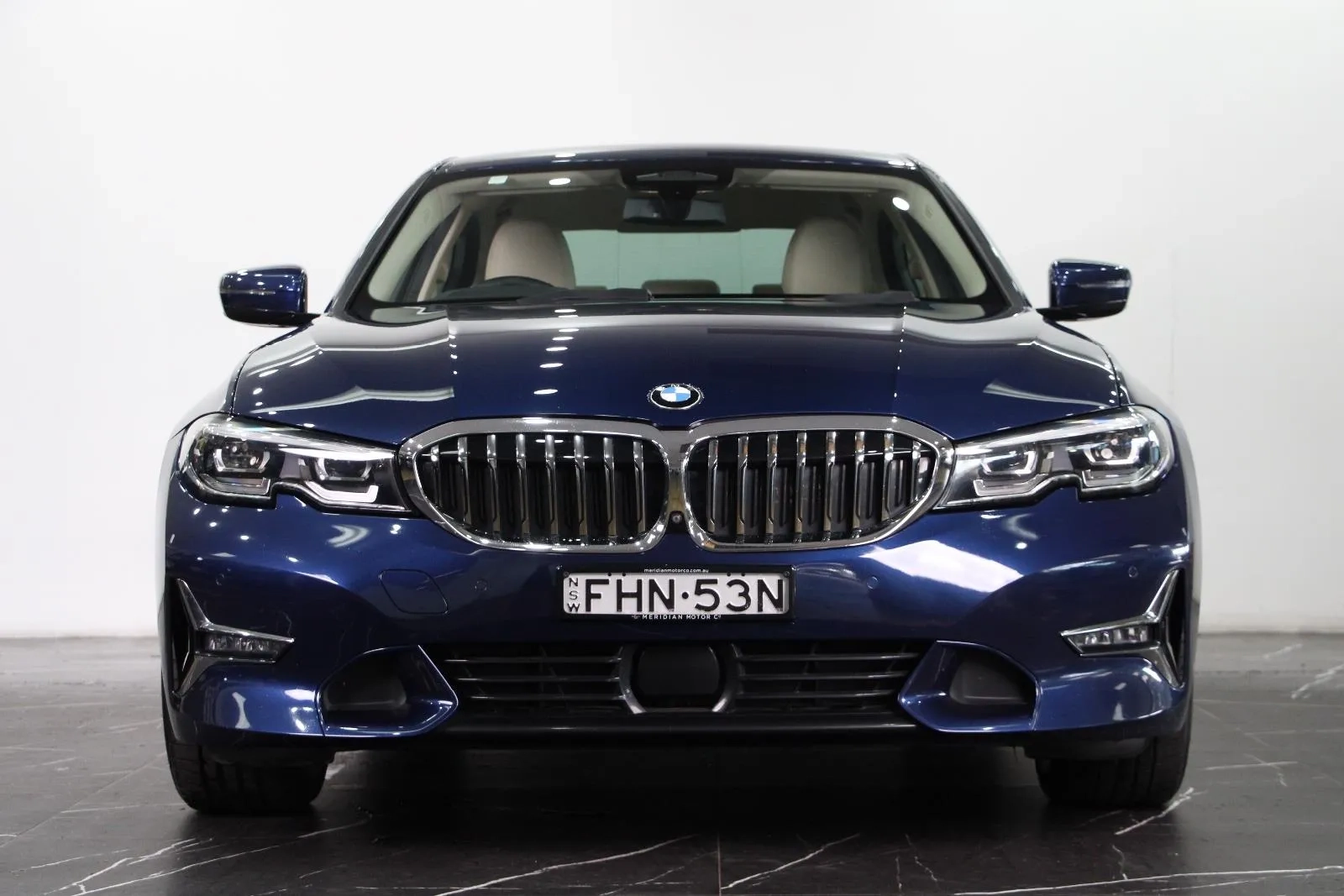 BMW-3 Series-330i Luxury Line