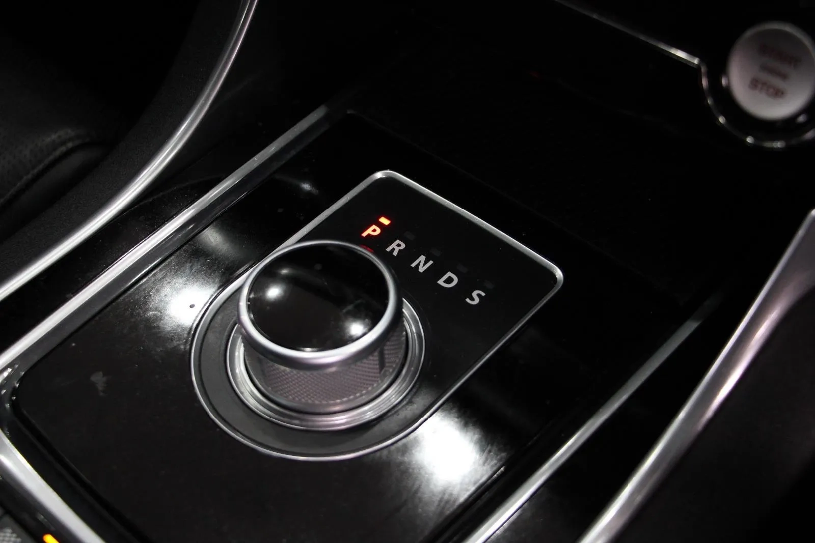 Jaguar-XF-20d R-Sport