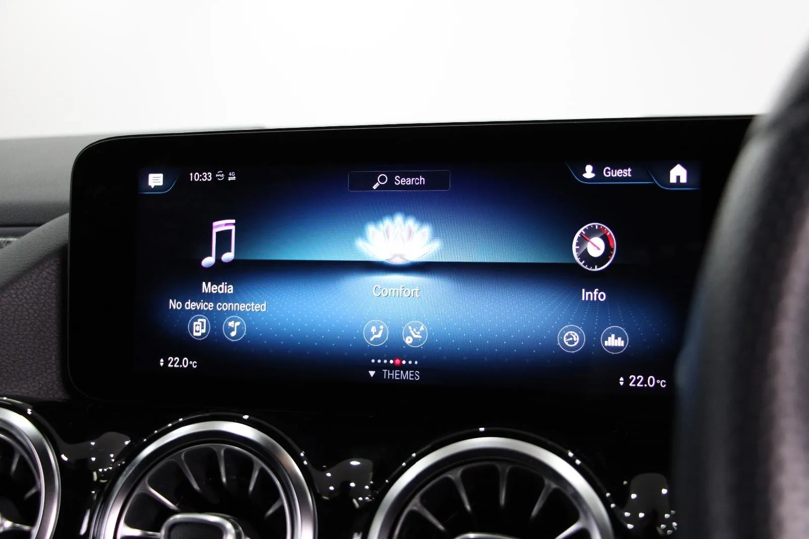 Mercedes-Benz-GLA-Class-GLA200