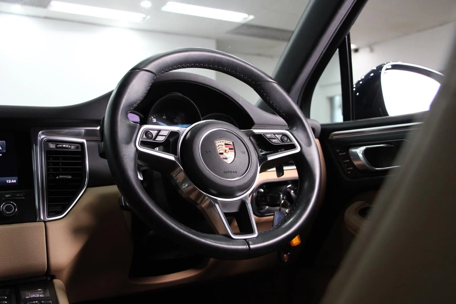 Porsche-Macan-