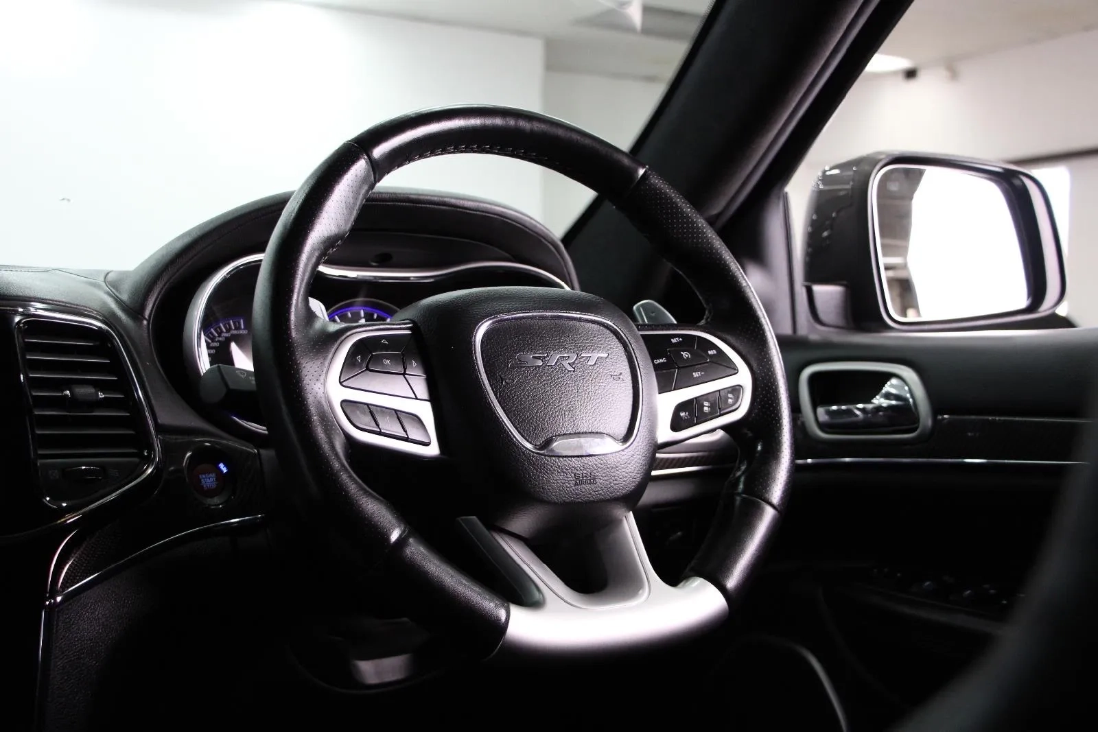 Jeep-Grand Cherokee-SRT