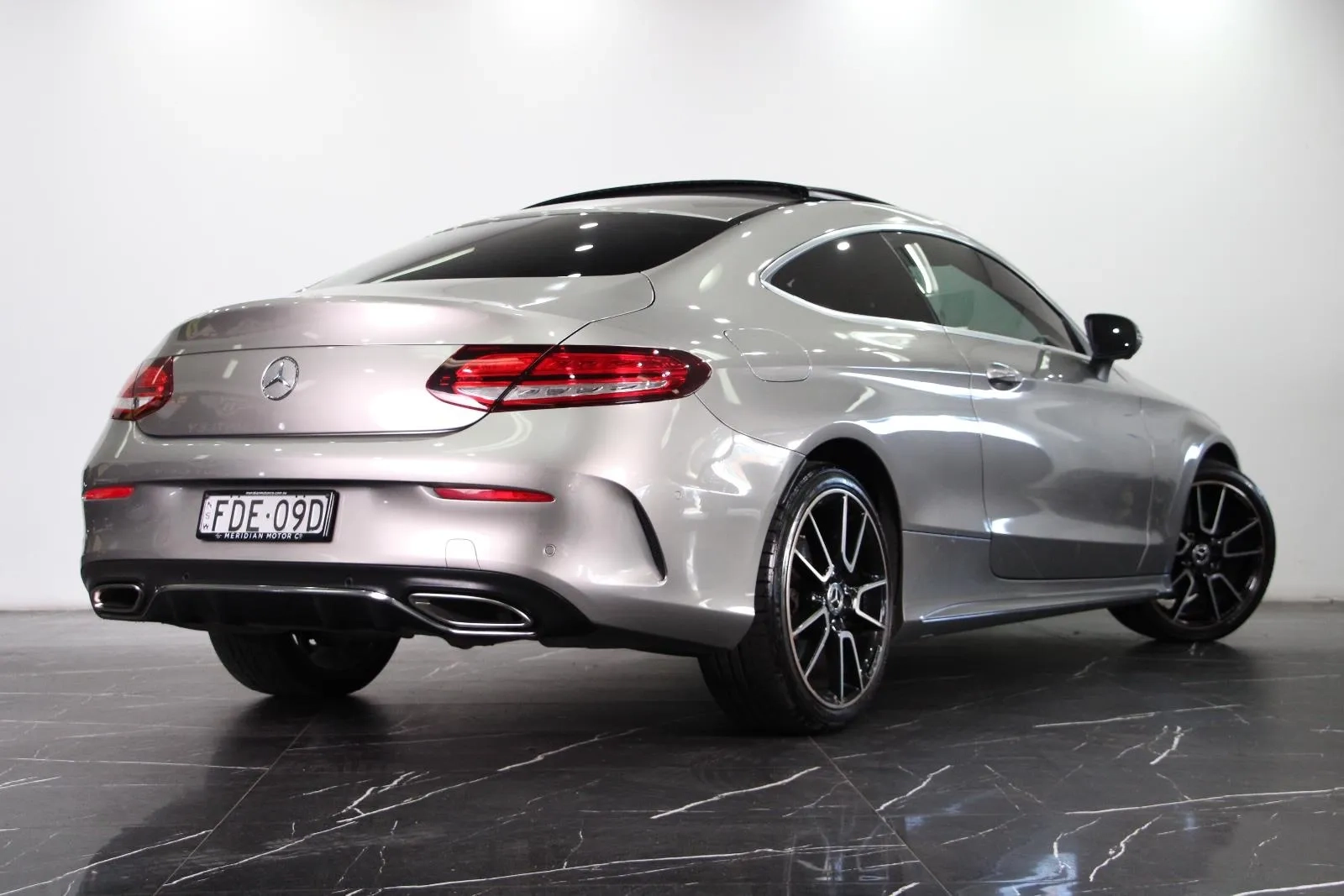 Mercedes-Benz-C-Class-C200