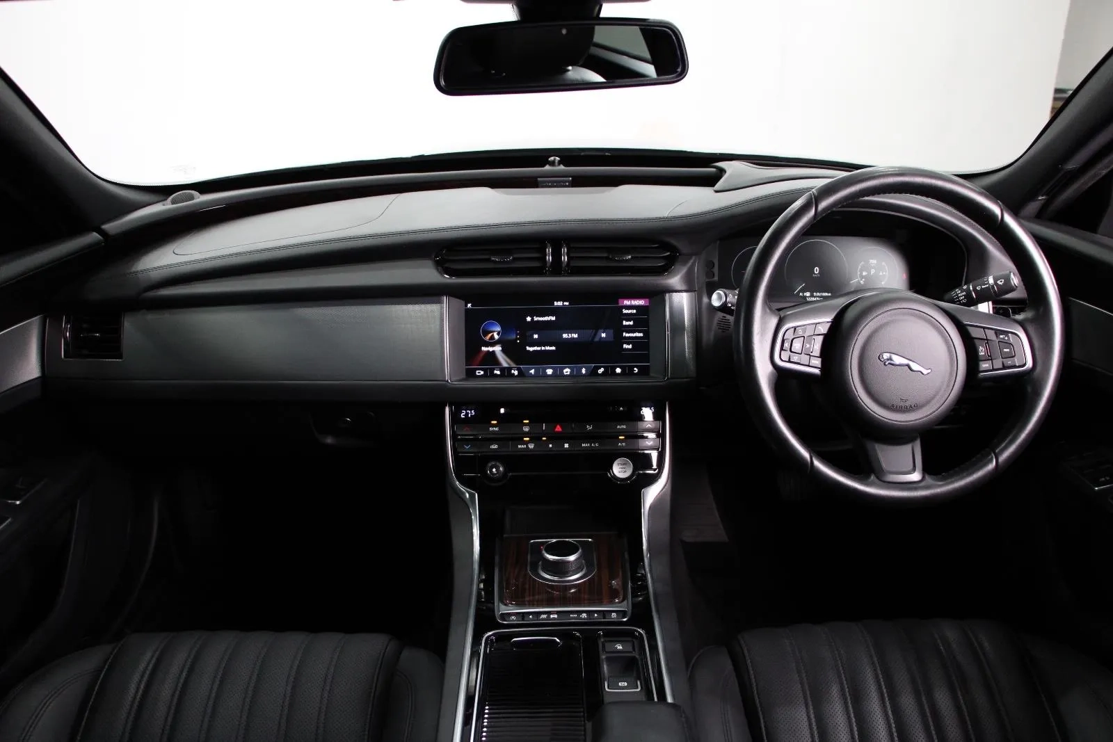 Jaguar-XF-25t Portfolio