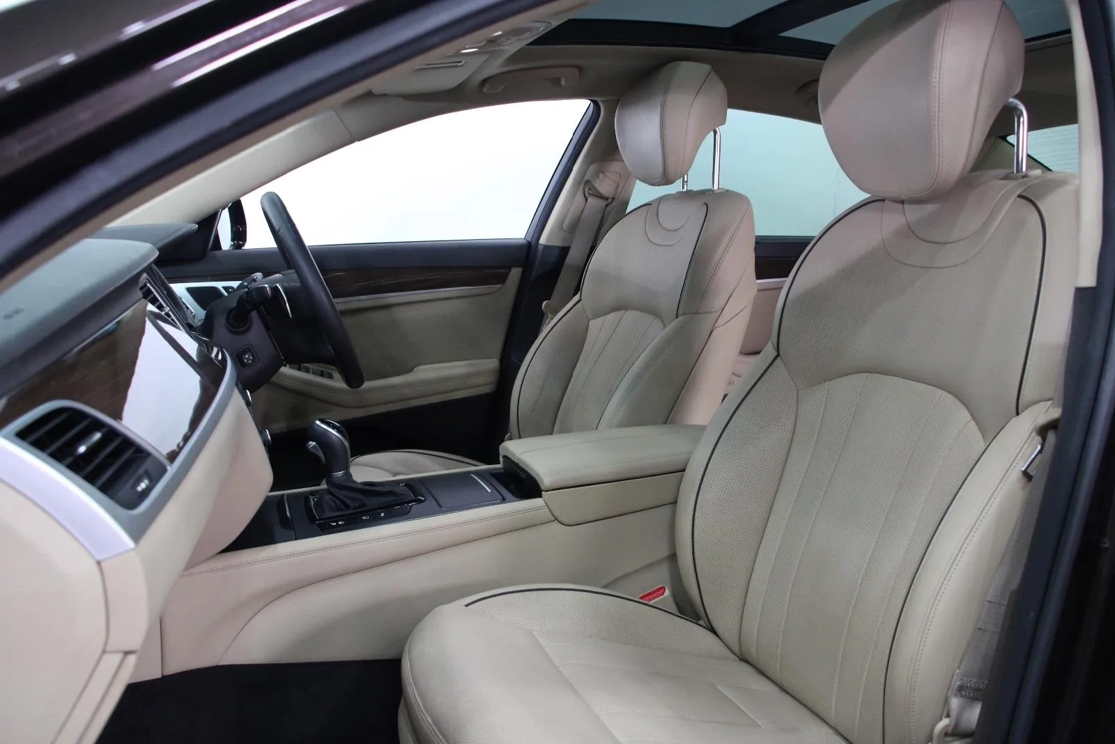 Hyundai-Genesis-Ultimate Pack