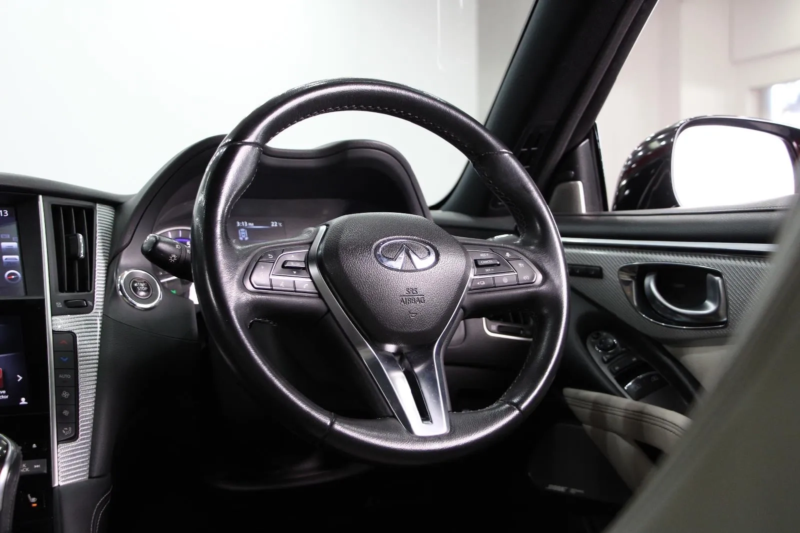 INFINITI-Q60-Red Sport