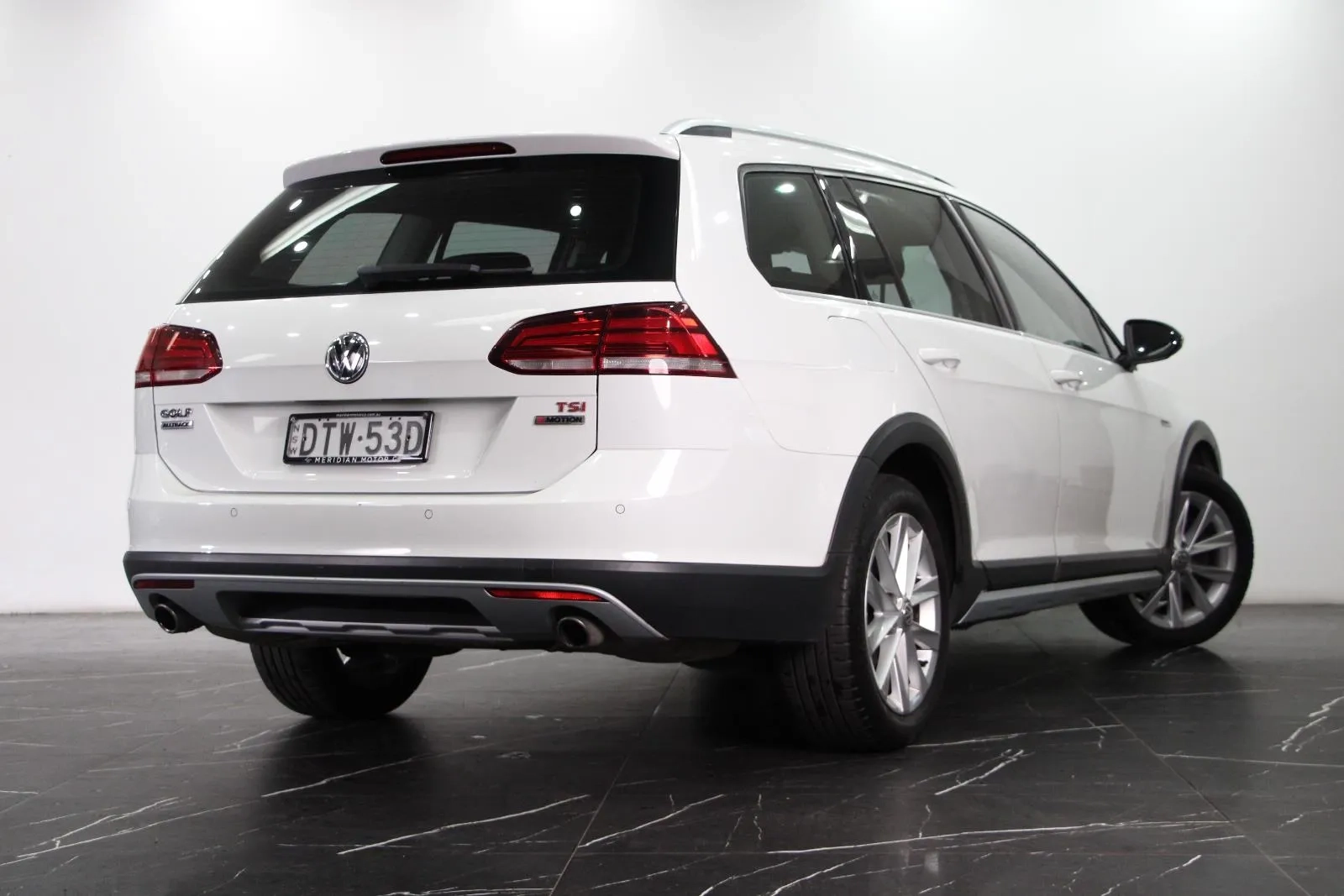 Volkswagen-Golf-Alltrack 132TSI