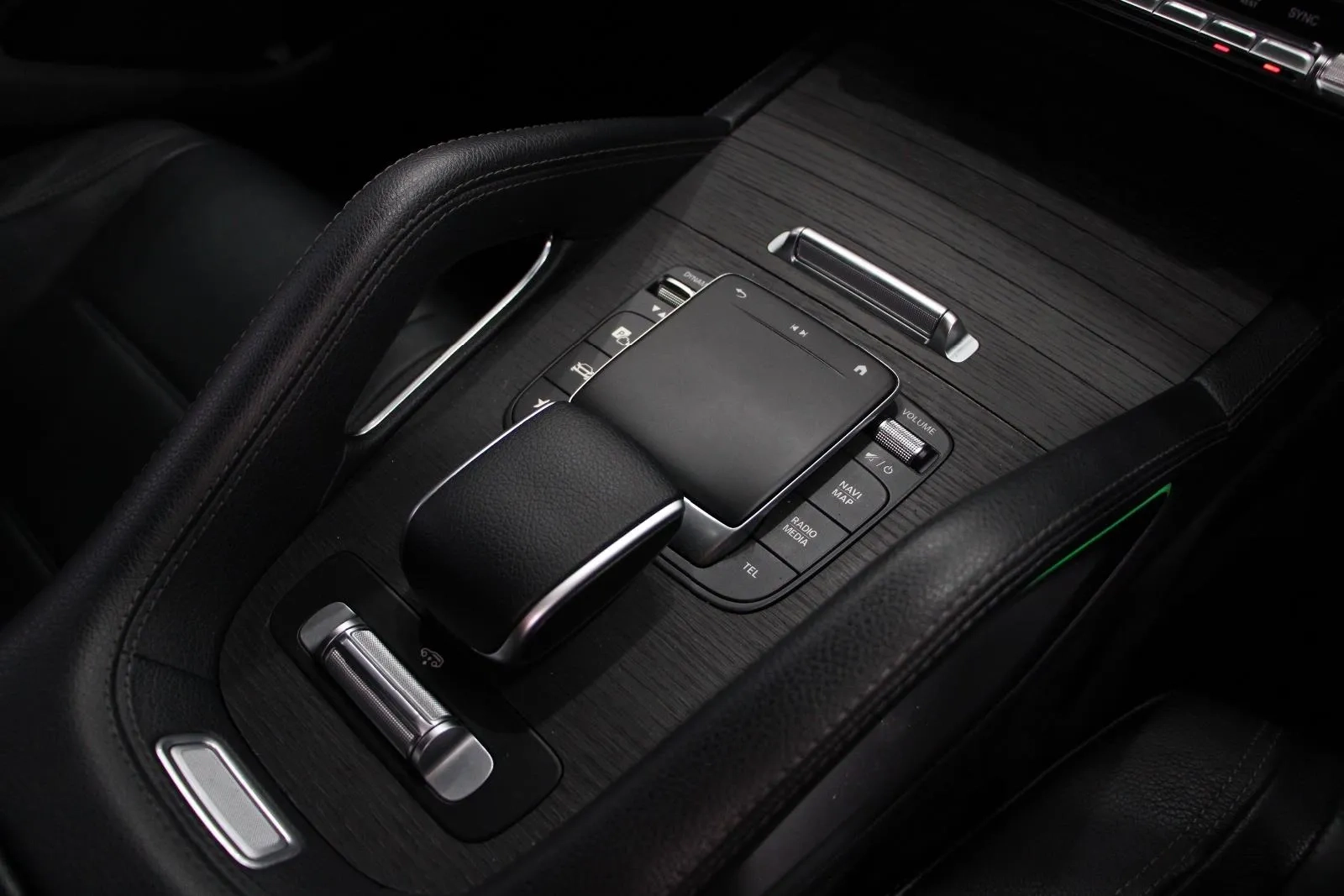 Mercedes-Benz-GLE-Class-GLE450
