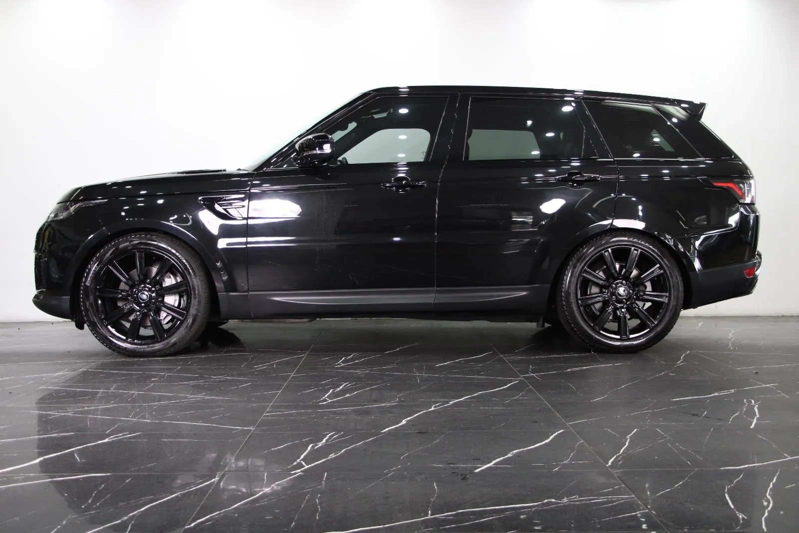 Land Rover-Range Rover Sport-DI6 183kW SE