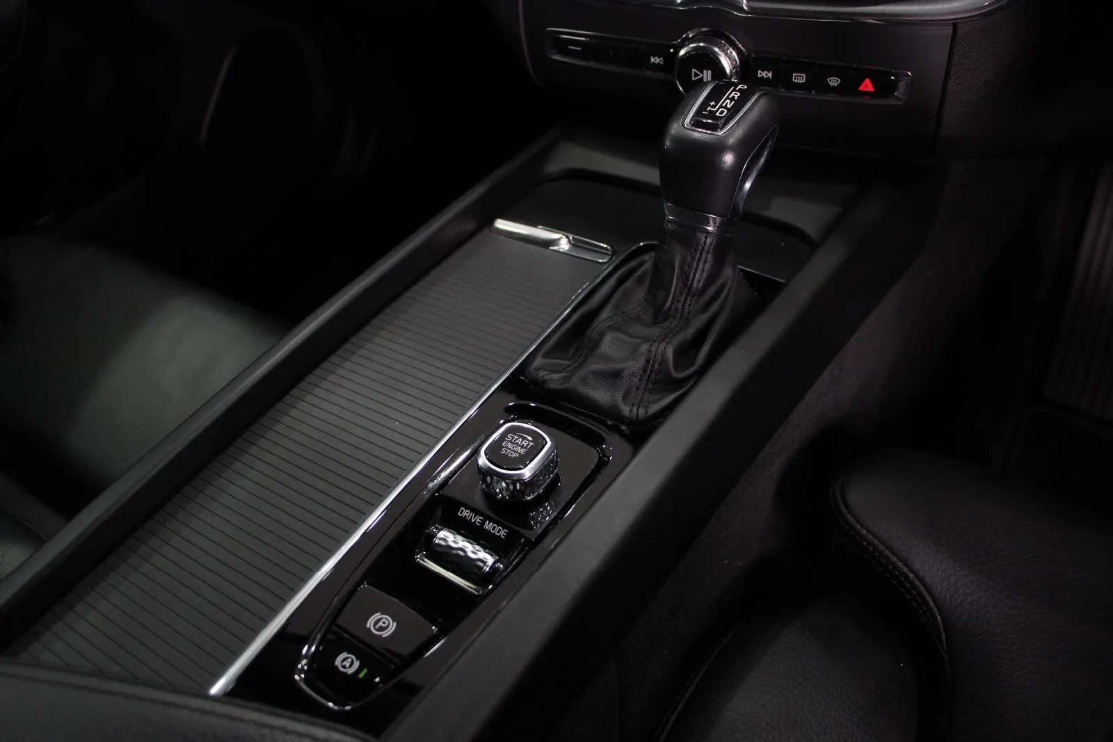 Volvo-XC60-T5 Momentum