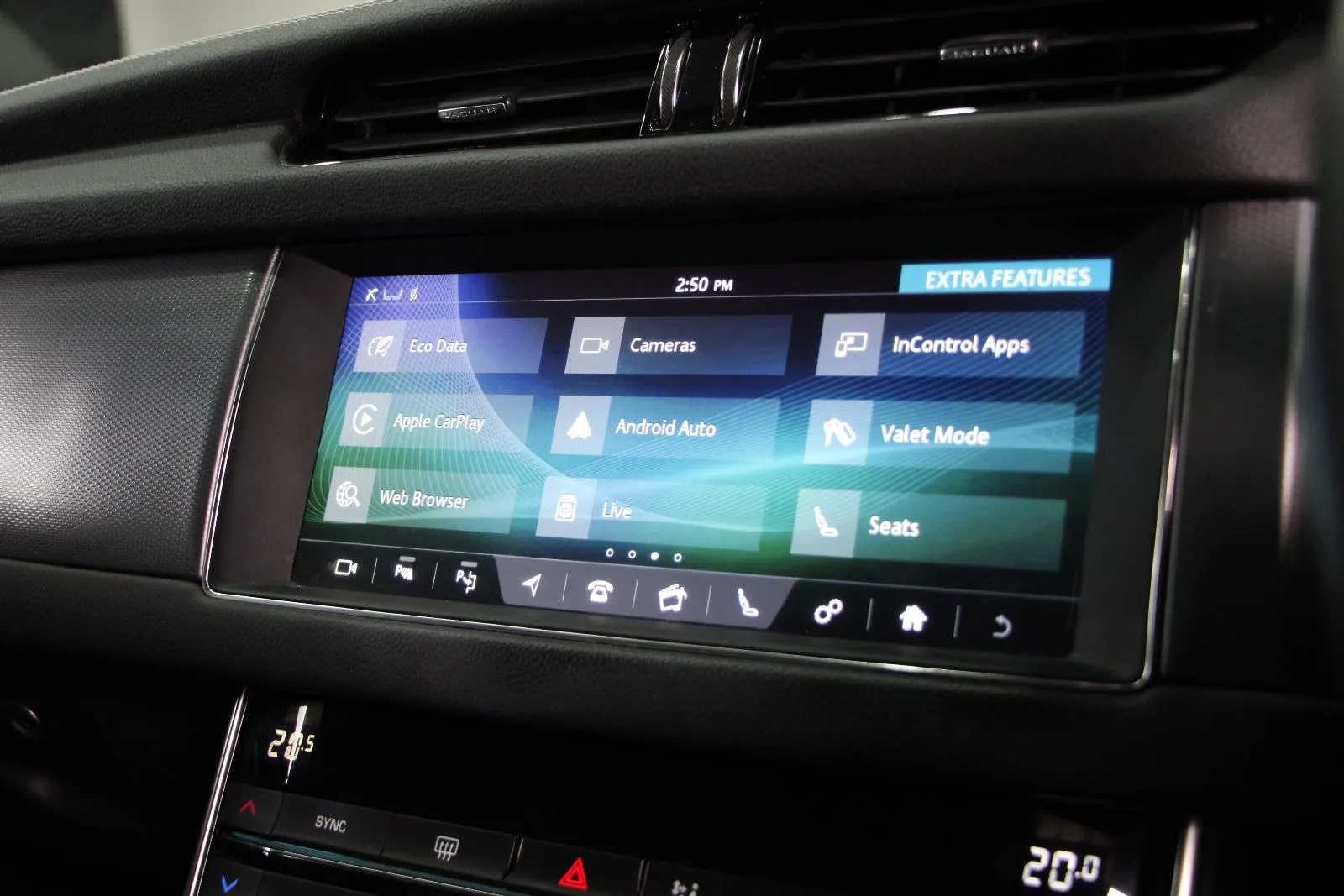 Jaguar-XF-30t R-Sport