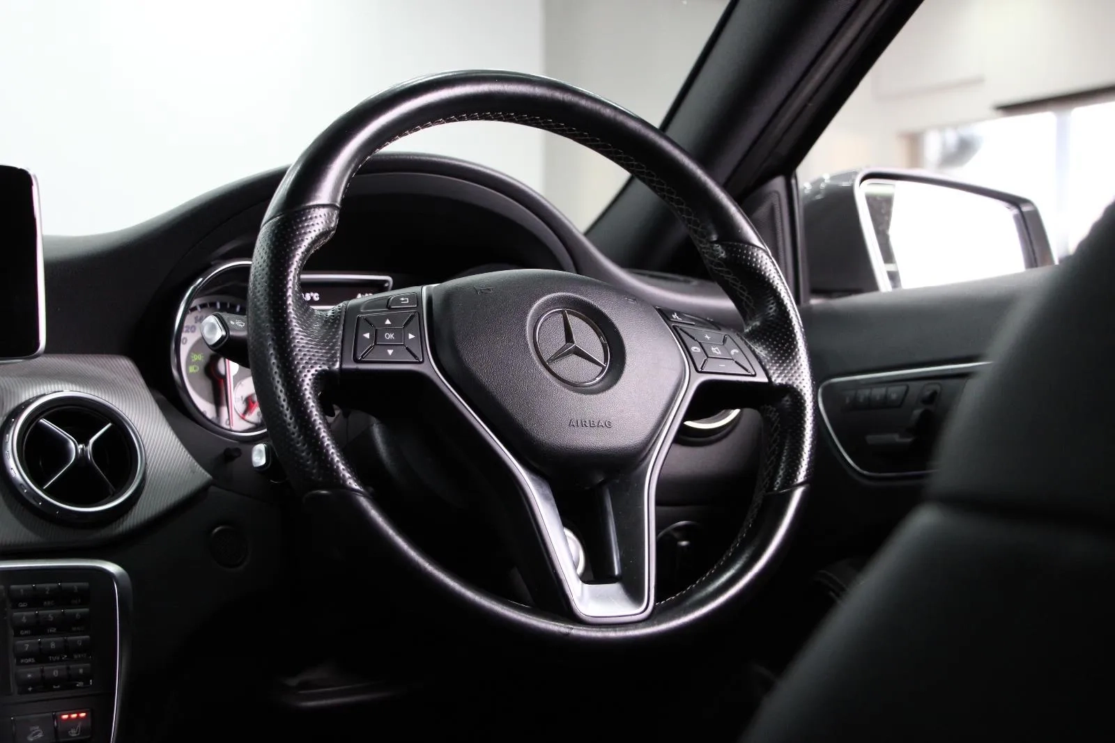 Mercedes-Benz-GLA-Class-GLA250