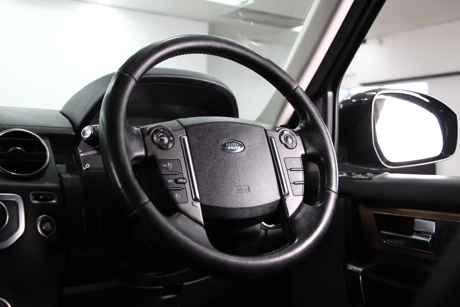 Land Rover-Discovery-SDV6 HSE