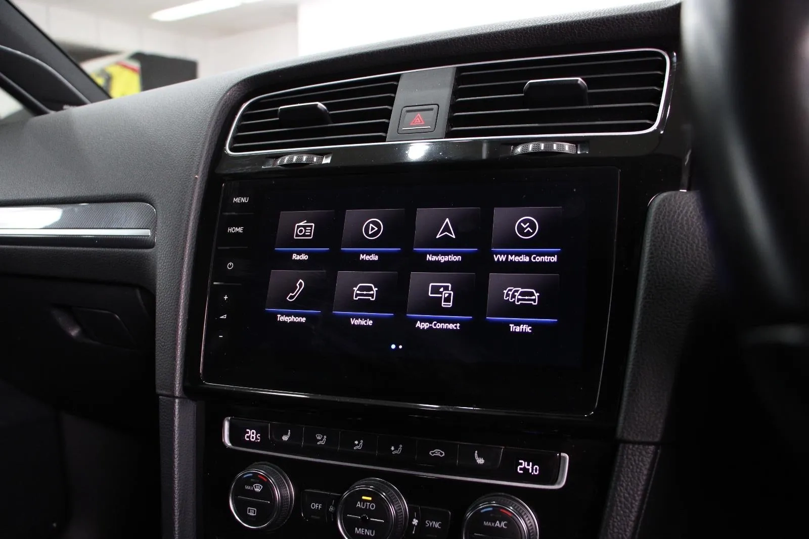 Volkswagen-Golf-110TSI Highline
