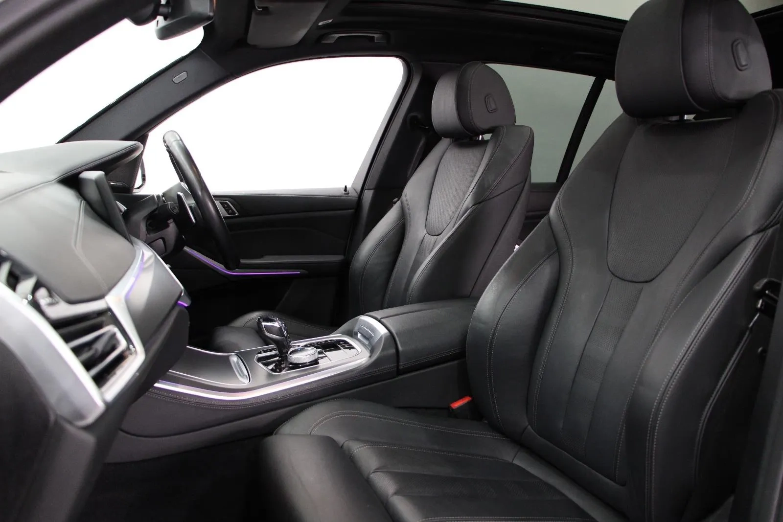 BMW-X5-M50i