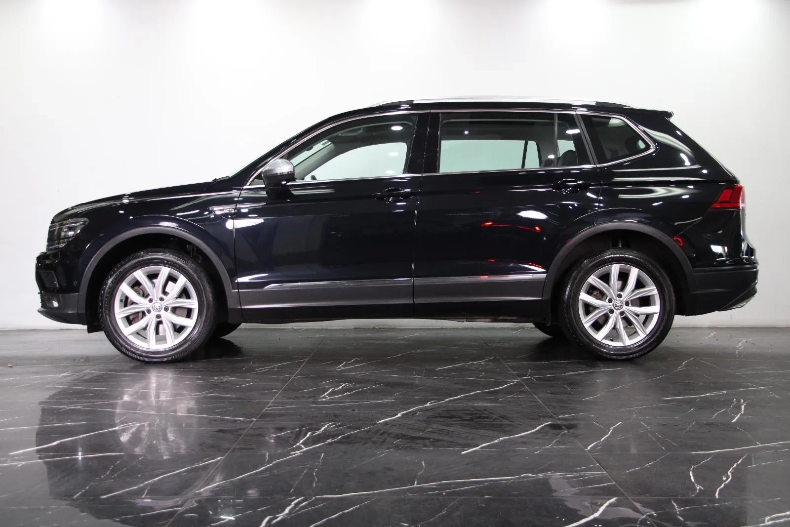 Volkswagen-Tiguan-132TSI Comfortline Allspace